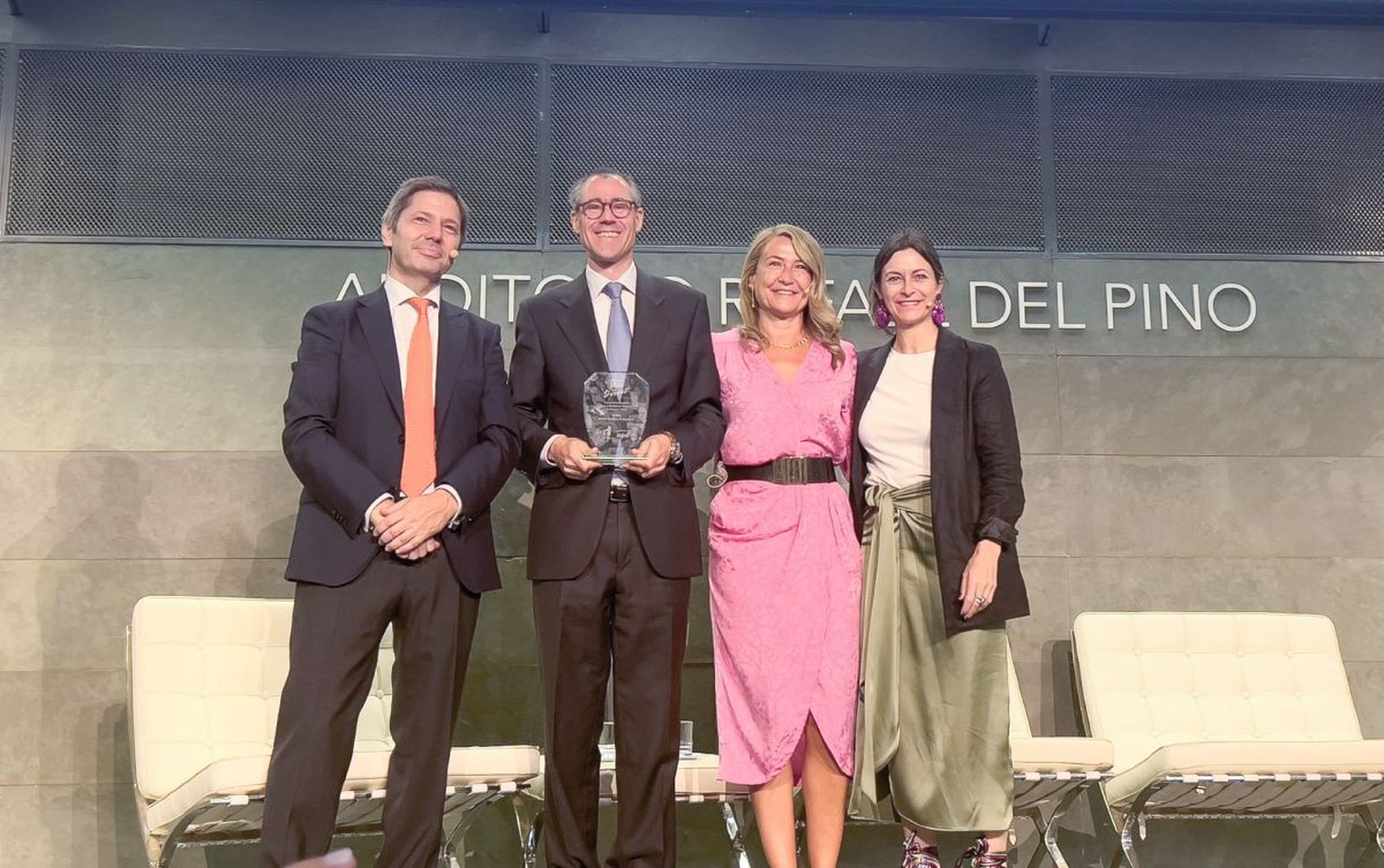 Rafael Miranda, al recoger el premio.