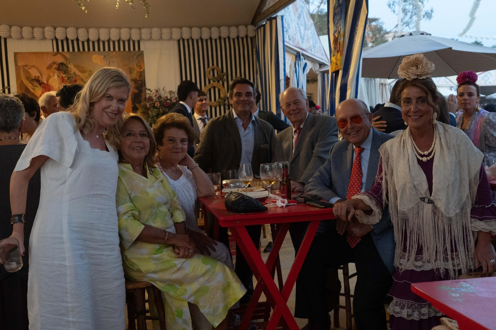 Imágenes del ambiente del ambiente de la tarde del domingo en la Feria de Otoño y del Caballo 2025 de Huelva