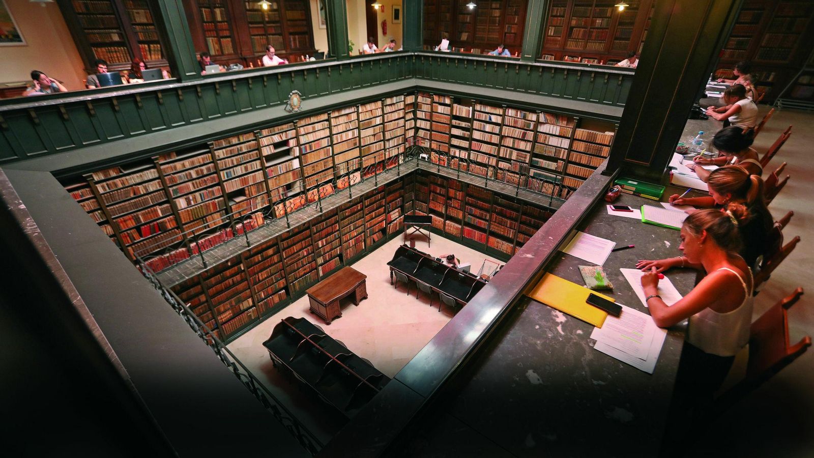 La biblioteca municipal también cuenta con sus fenómenos extraños.