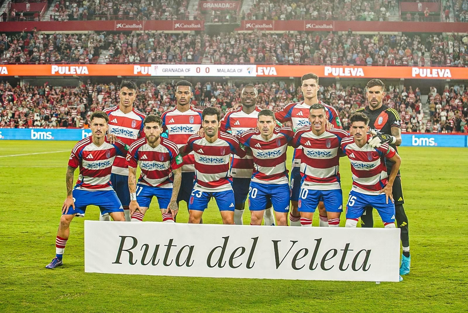 Encuéntrate en la grada de Los Cármenes en el Granada-Málaga