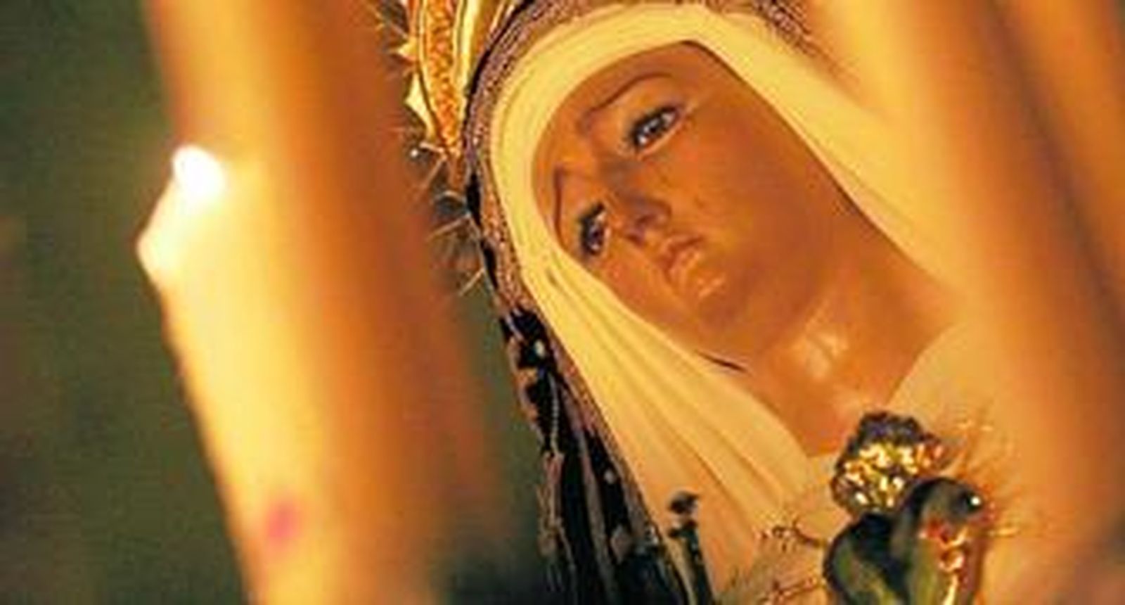 Imagen de Ntra. Sra. de los Dolores con el corazón en su pecho atravesado por siete puñales.