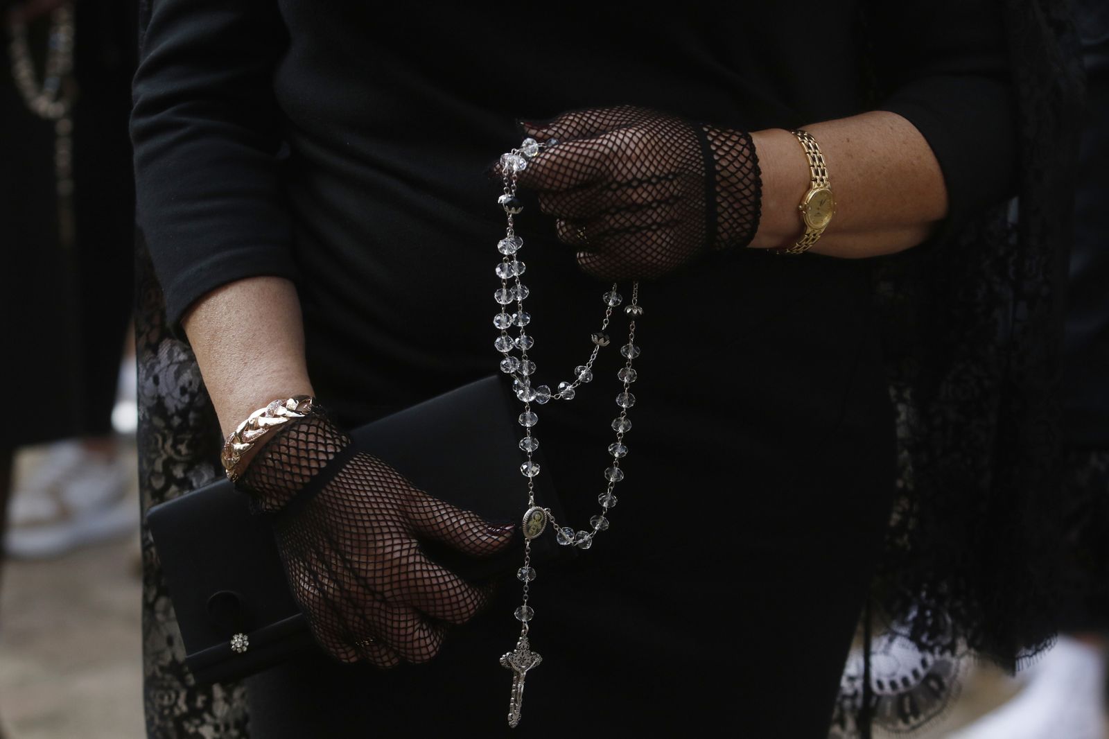 Jueves Santo en Córdoba: La procesión de la Caridad, en imágenes