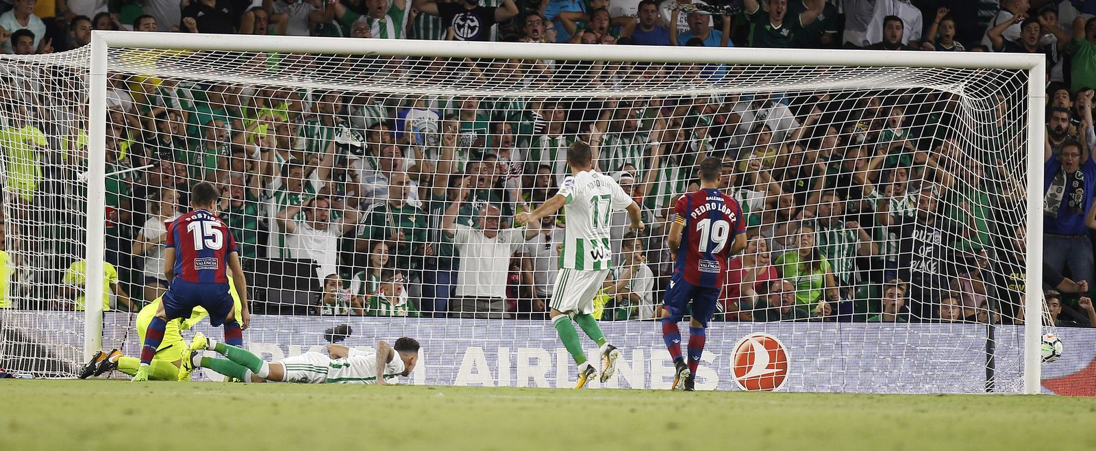 El Real Betis-Levante, en imágenes