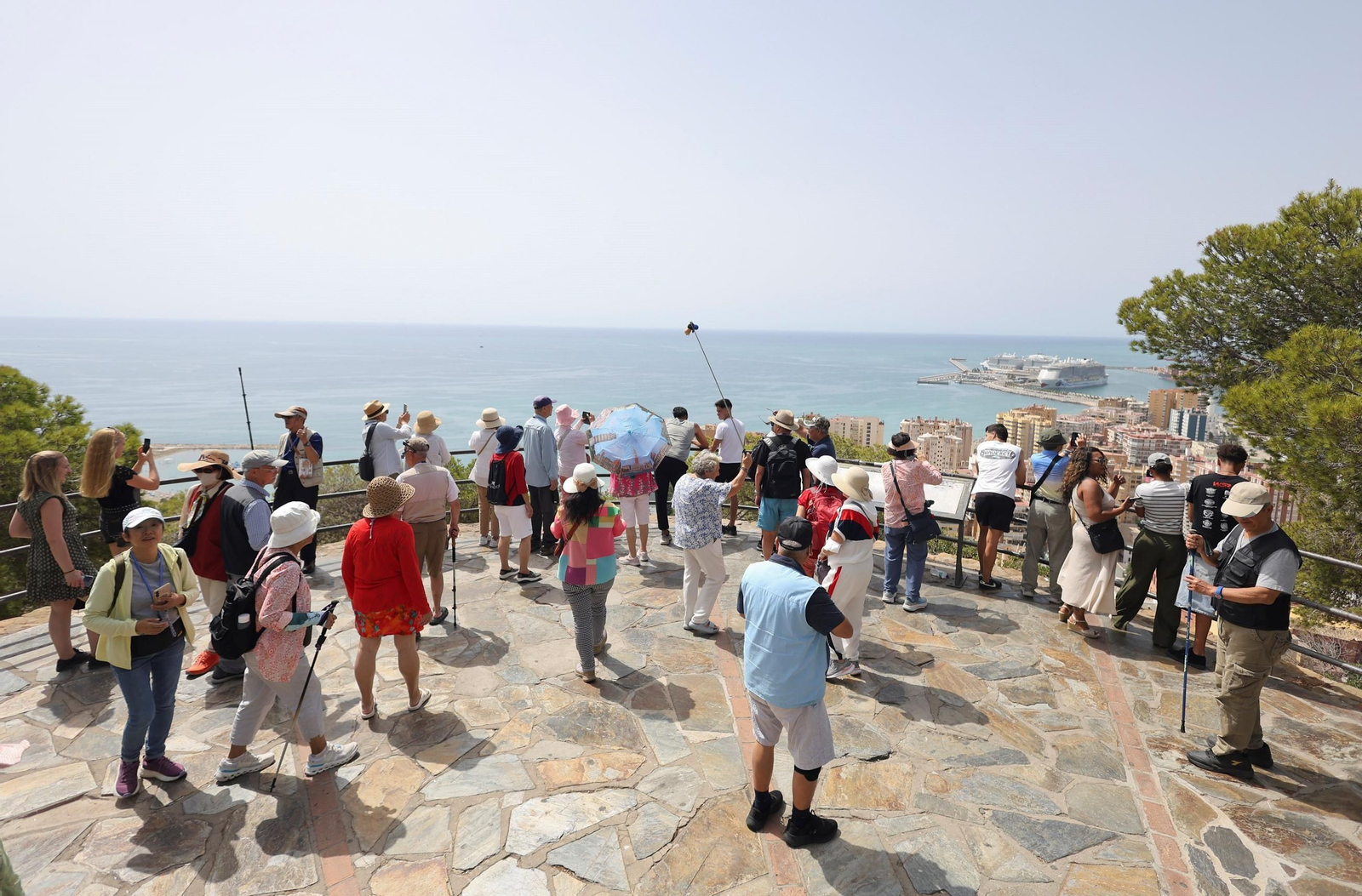 Aluvión de cruceristas en Málaga: 11.566 en un mismo día a bordo de dos buques