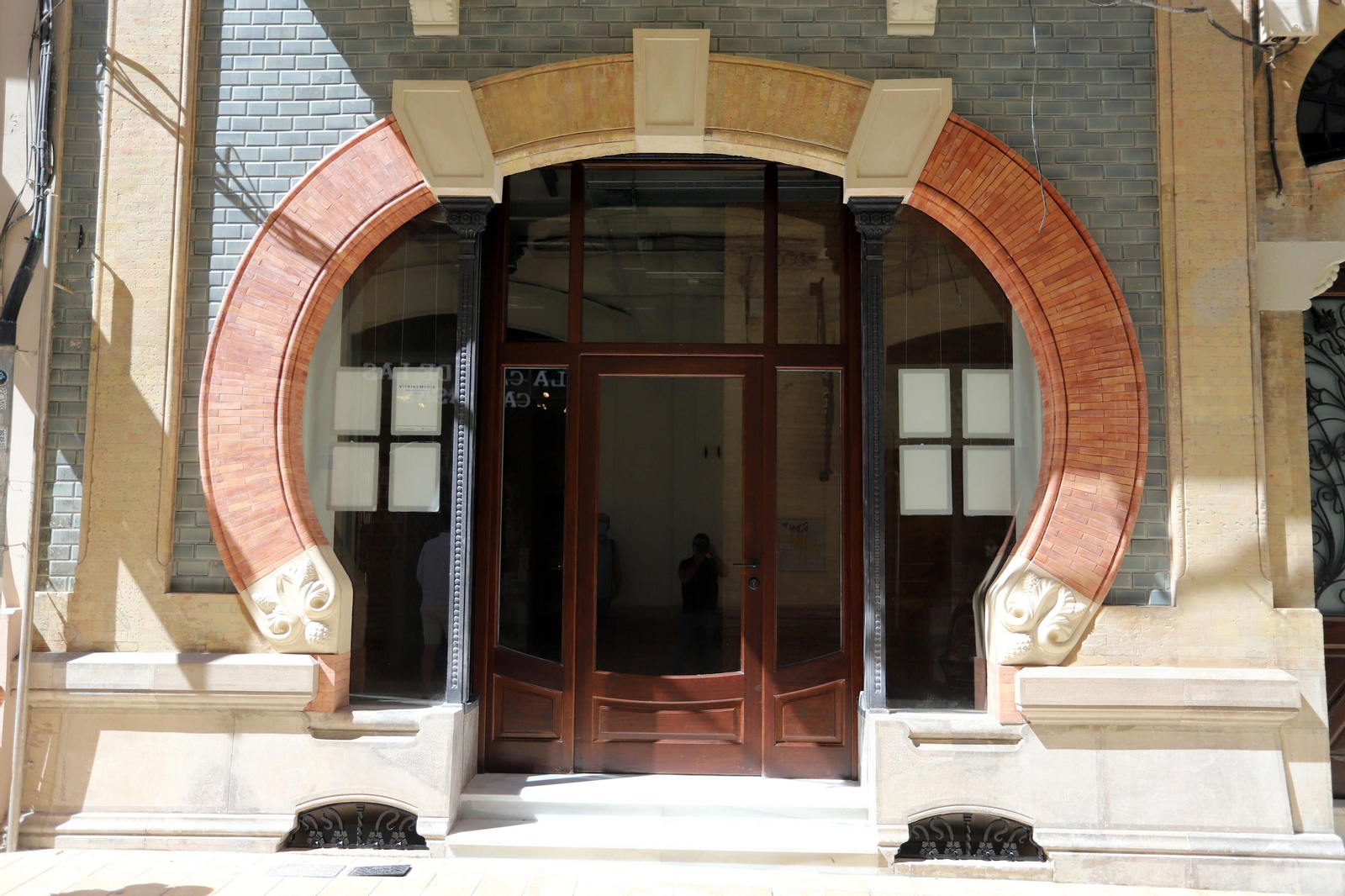 Imágenes de la restauración realizada en la antigua papelería inglesa