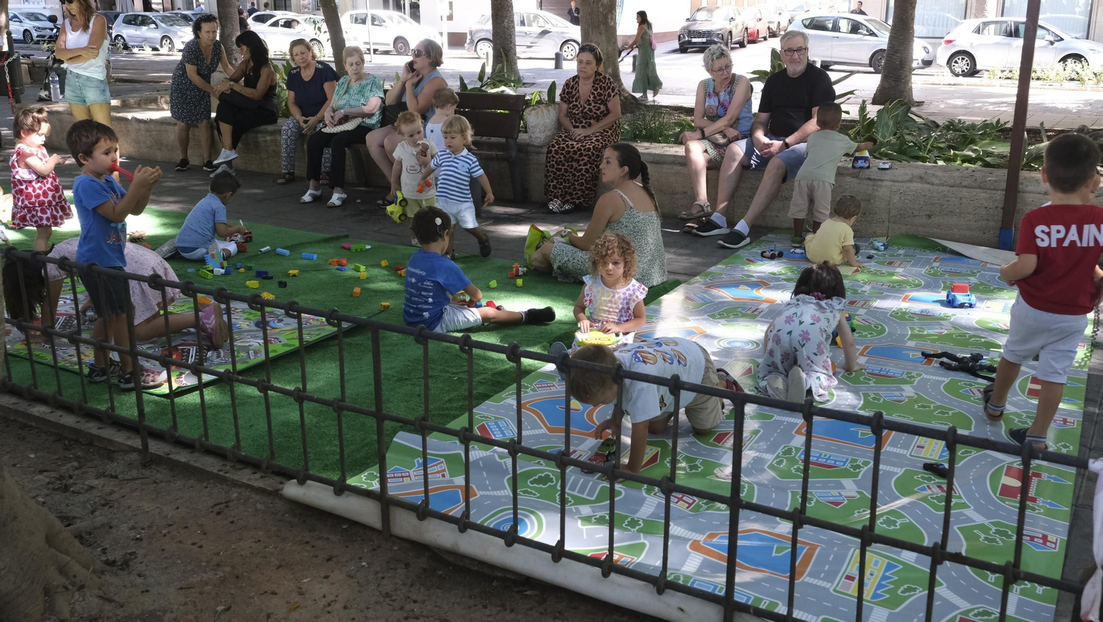 Juegos Tradicionales Infantiles en la Feria de Almería 2024, en imágenes
