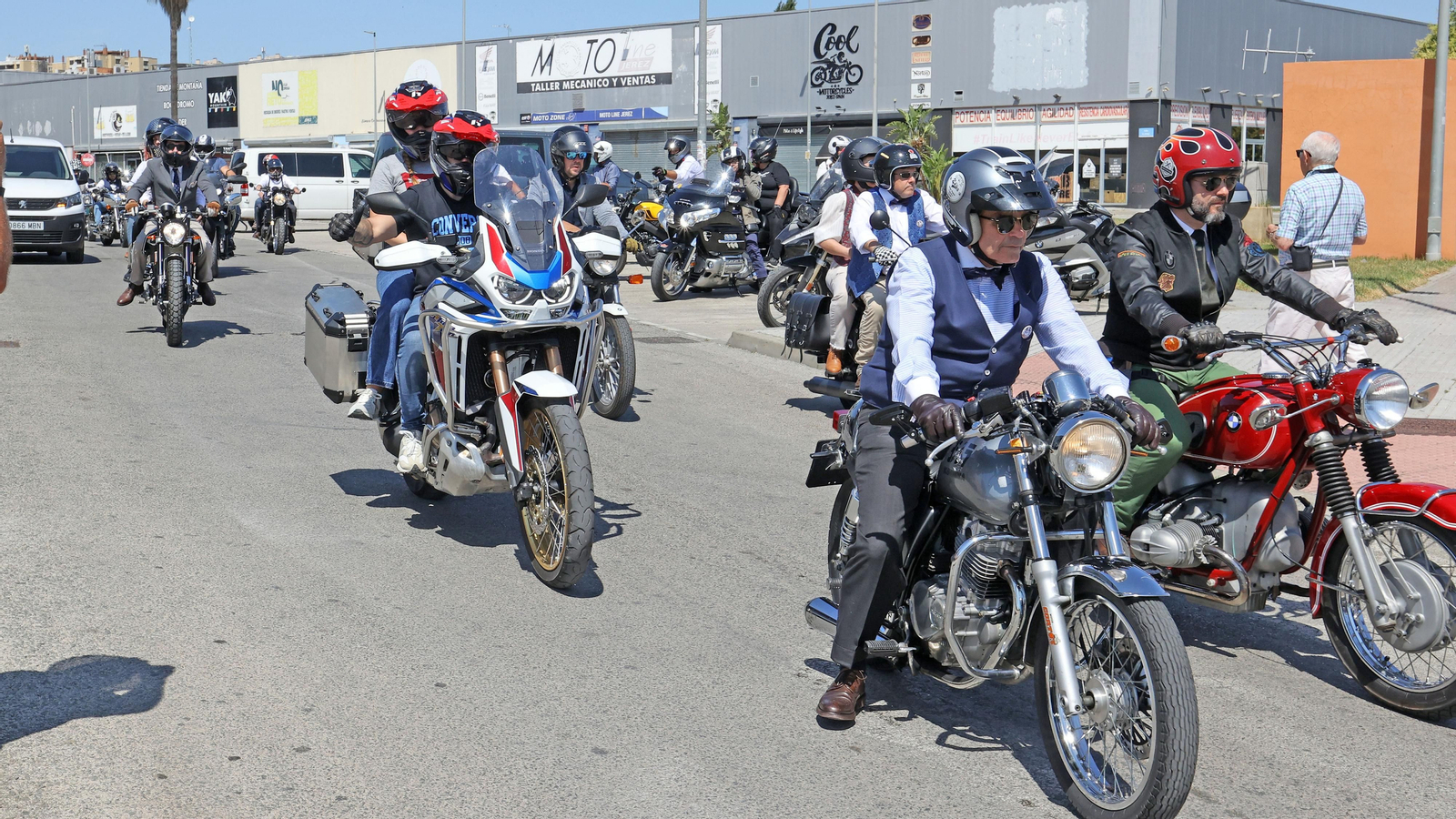 Búscate en el evento motero solidario "The Distinguished Gentleman´s Ride" en Jerez