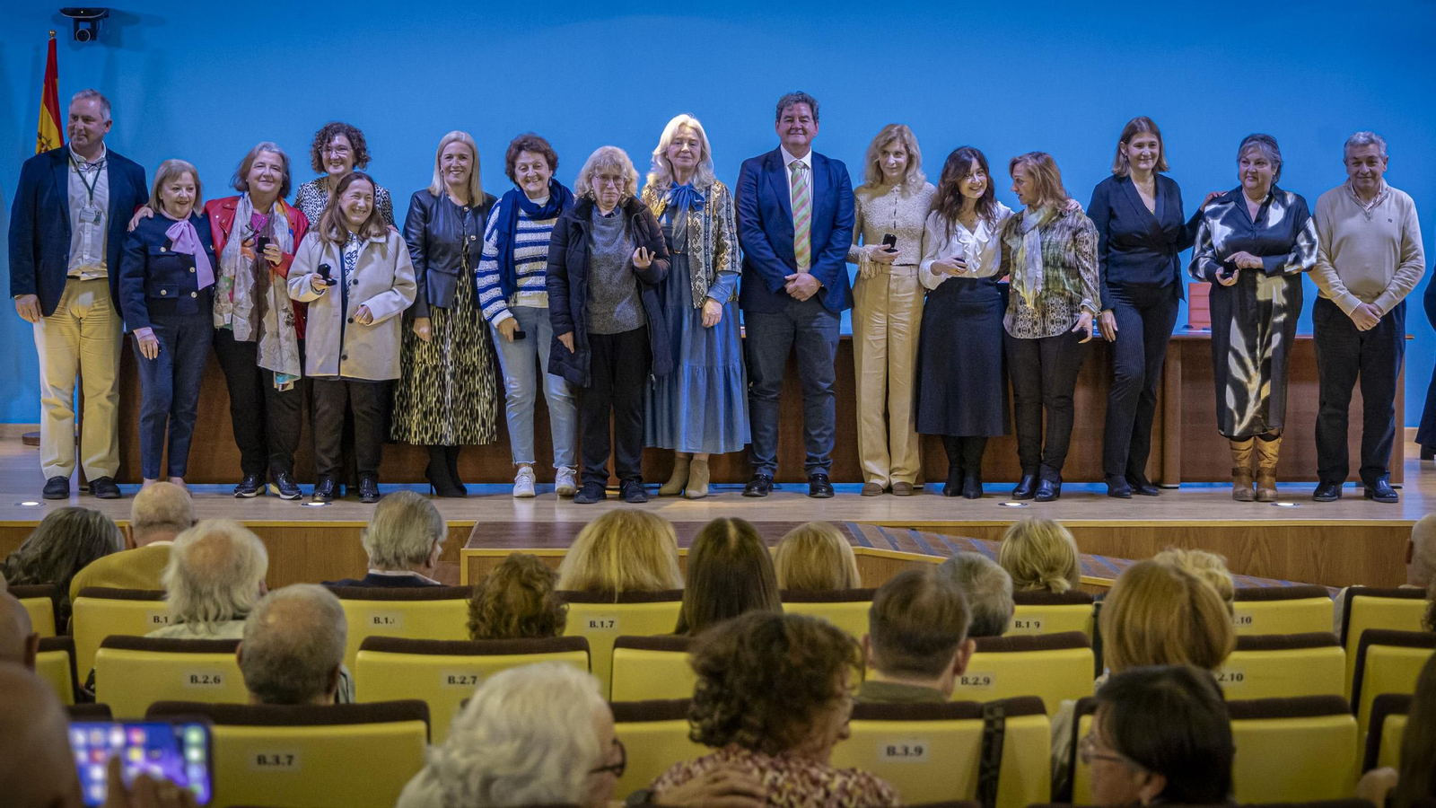 Las imágenes del acto de homenaje al personal sanitario jubilado de los hospitales Puerta del Mar y San Carlos de Cádiz