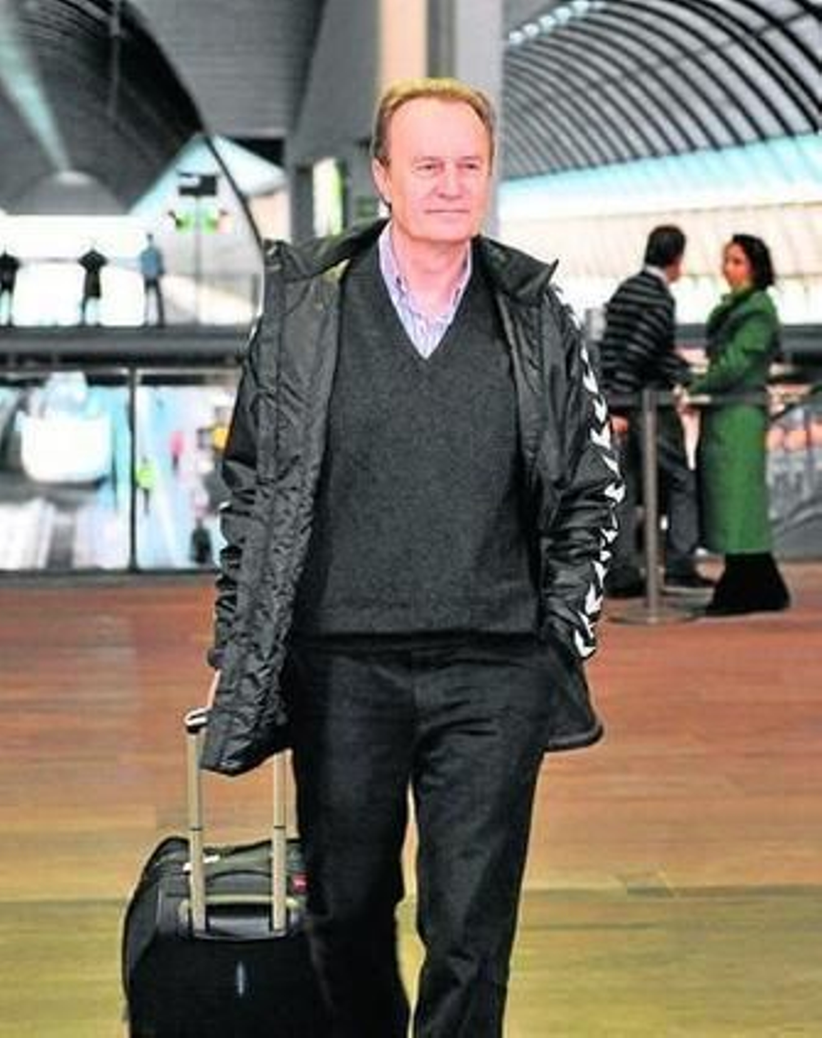 Aíto García Reneses, en la estación de Santa Justa.