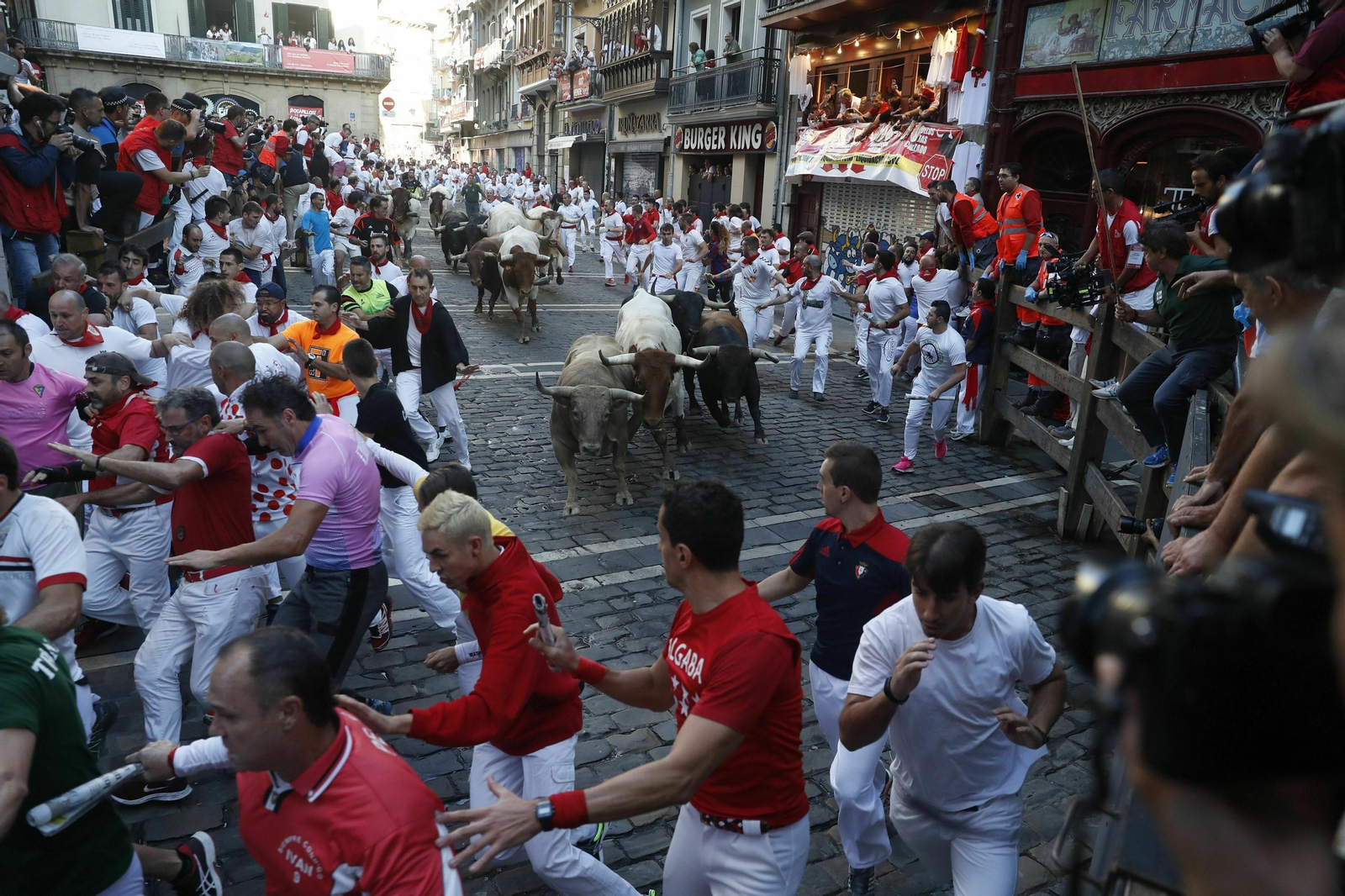 Las imágenes del sexto encierro de San Fermín 2019