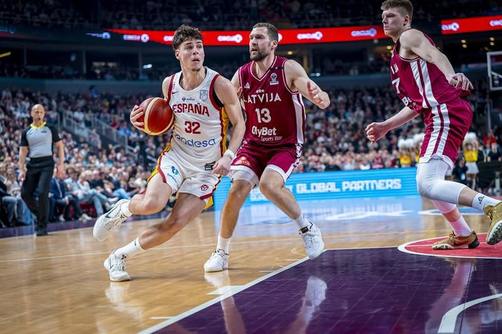 22 minutos de Mario Saint-Supéry en la clara derrota de España en Riga