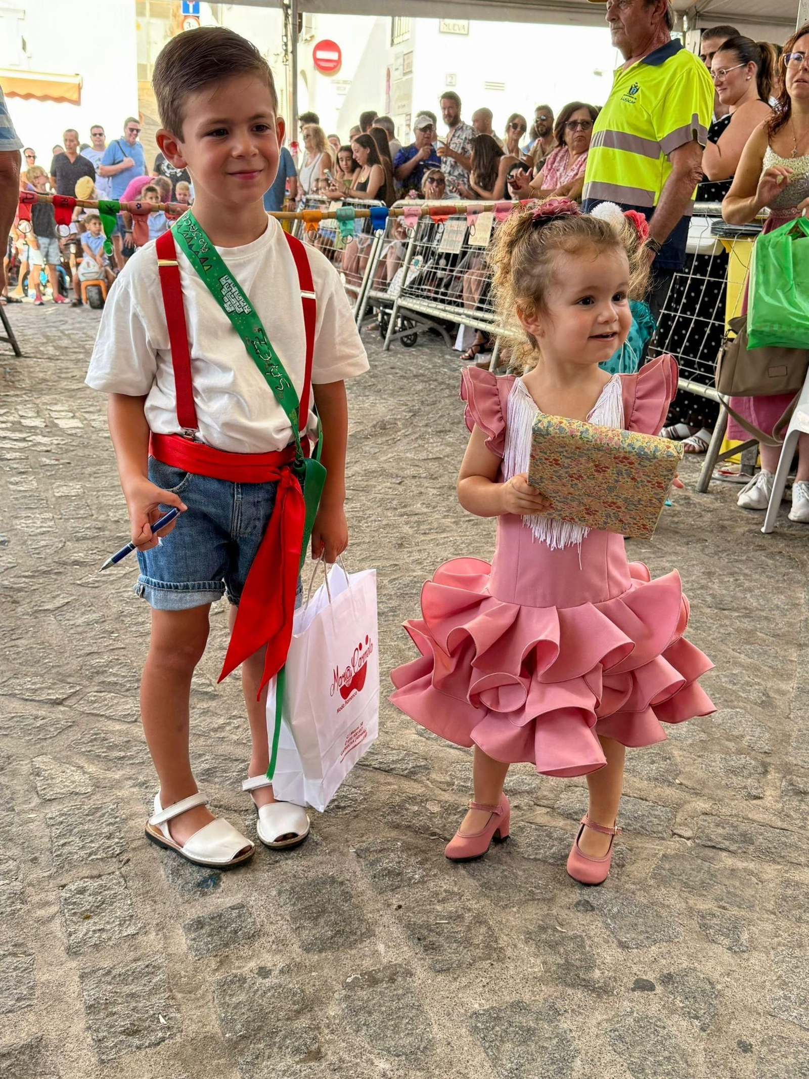 Las mejores imágenes de la Feria del Mediodía y la carrera de cintas infantiles de Mojácar