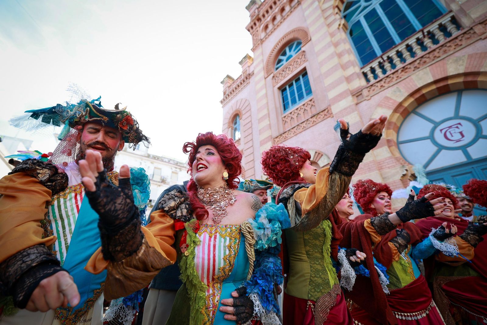 Las imágenes del descubrimiento de la estrella de Adela del Moran el Paseo de la Fama del Carnaval de Cádiz