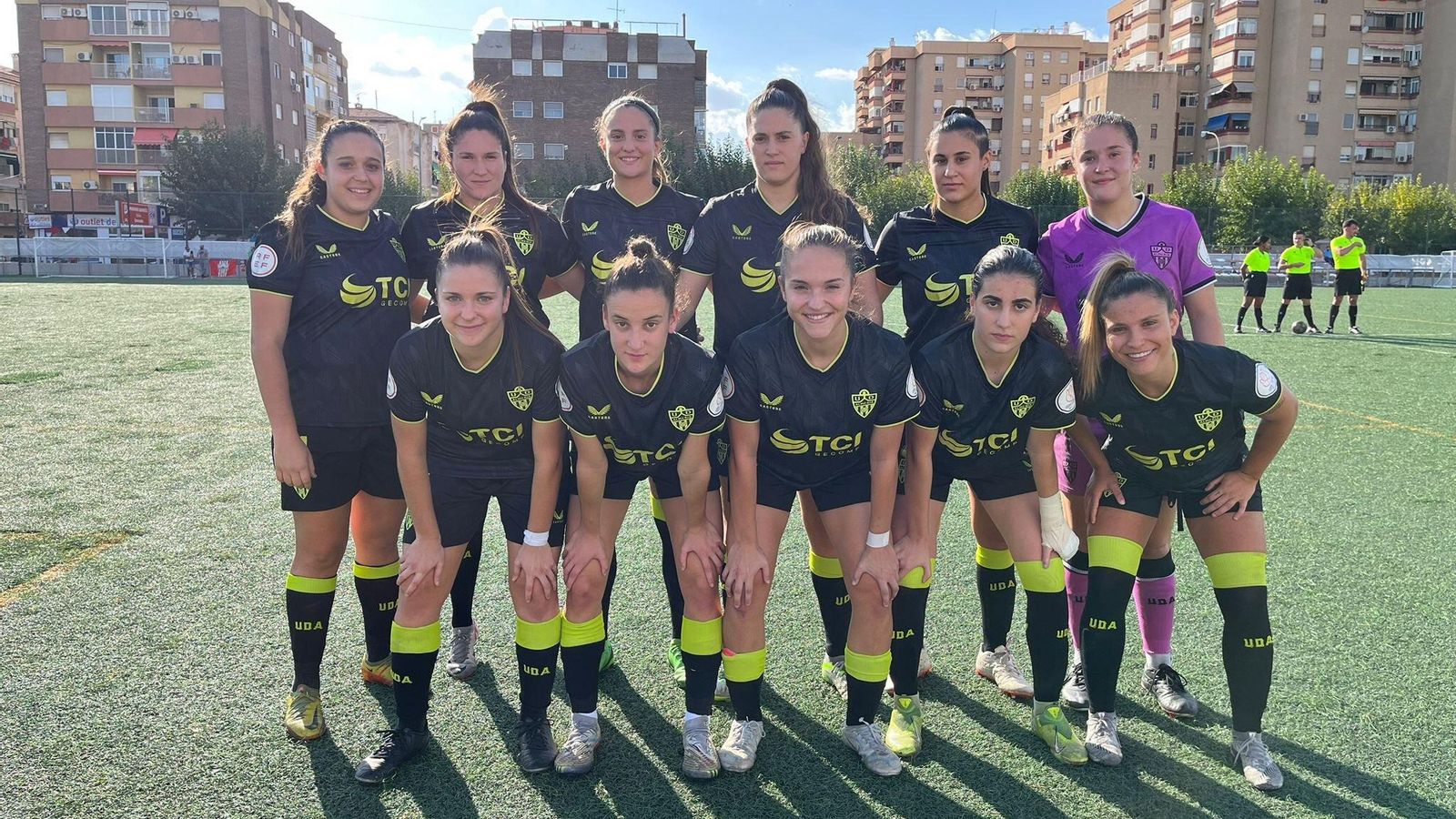 Once presentado por el conjunto rojiblanco,  que vistió con su segunda equipación, en Murcia.