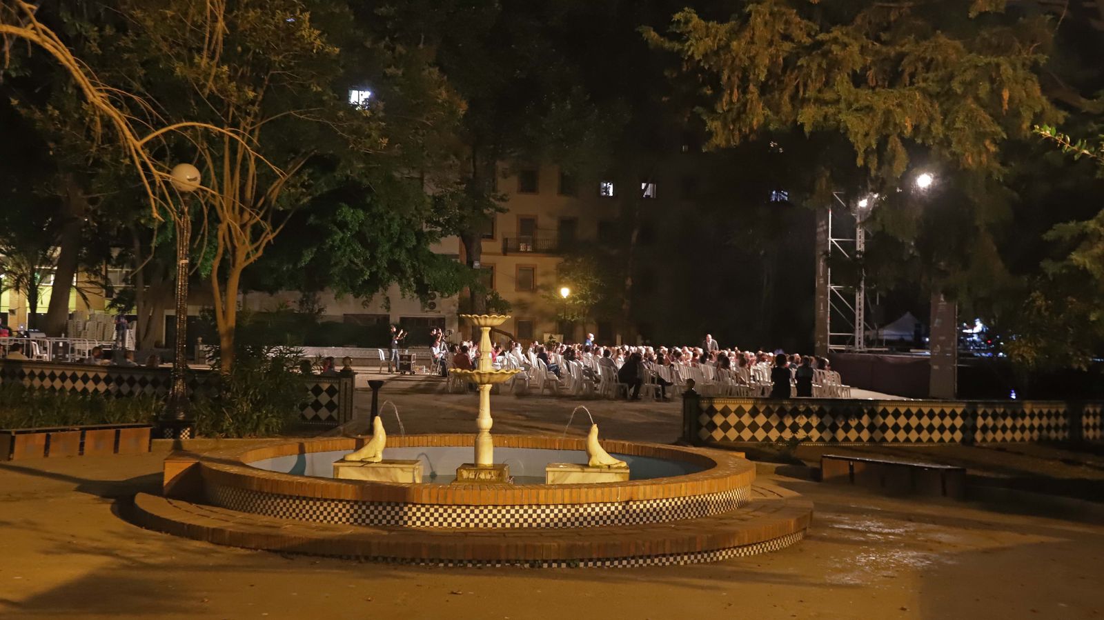 Fotos de ambiente en el espectáculo 'Paqueando' de José Mari Banderas y Diego Amador en Algeciras