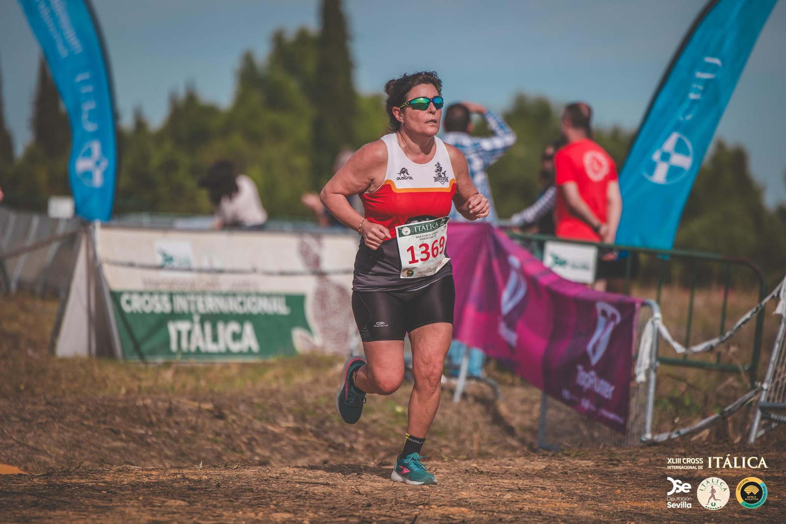 Búscate en las fotos del Cross de Itálica 2025 | 1