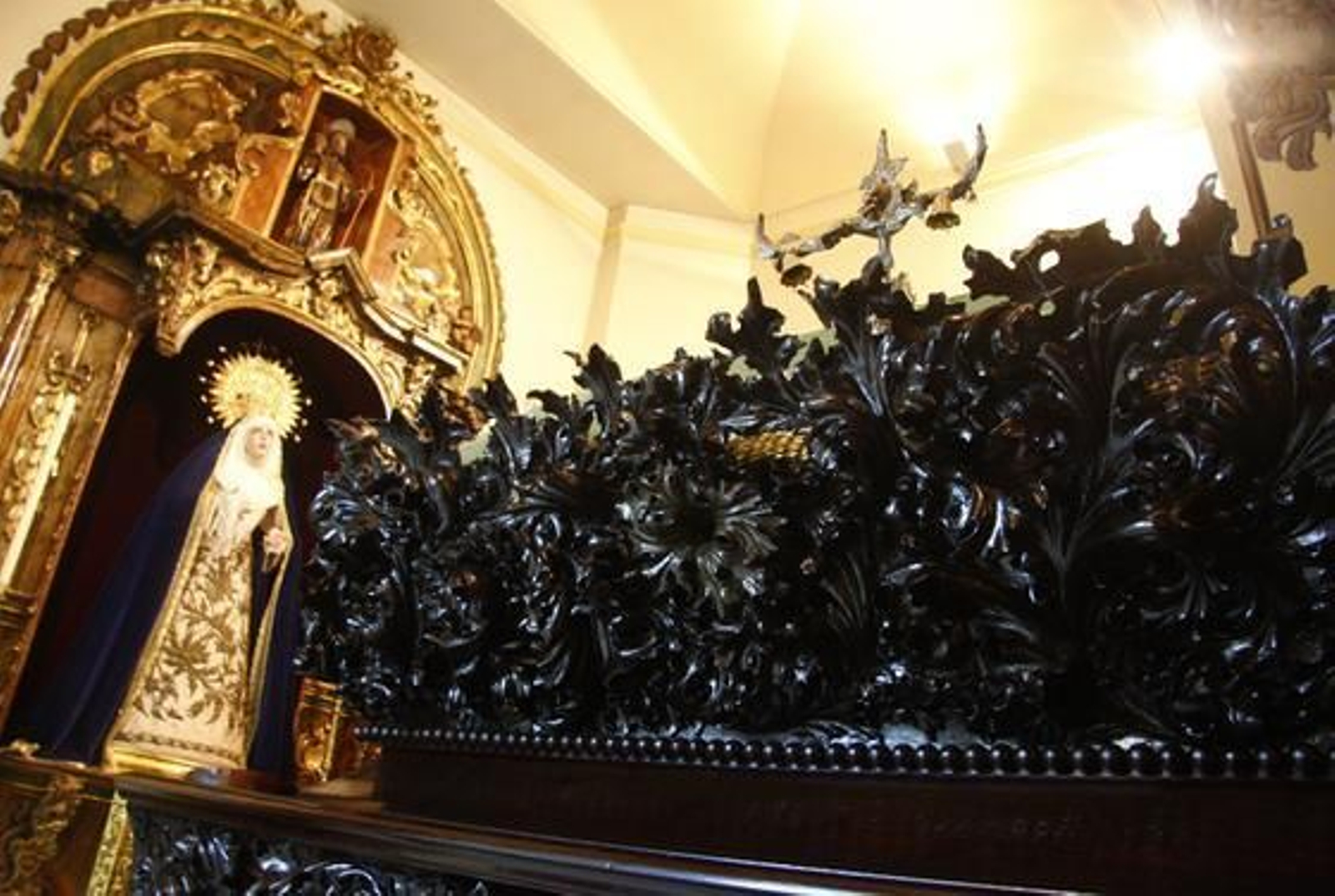 Entrega del paso ya restaurado a la Hermandad de la Carretería.

Foto: Victoria Hidalgo