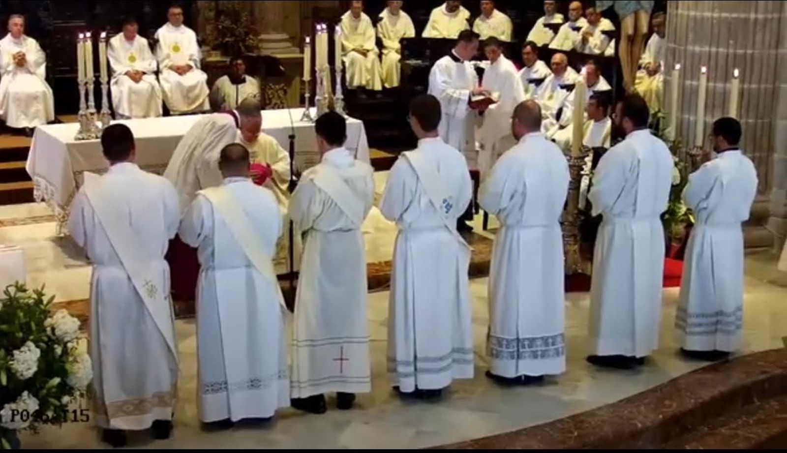 Un momento de la eucaristía celebrada en la Catedral para la ordenación de nuevos sacerdotes y diáconos.