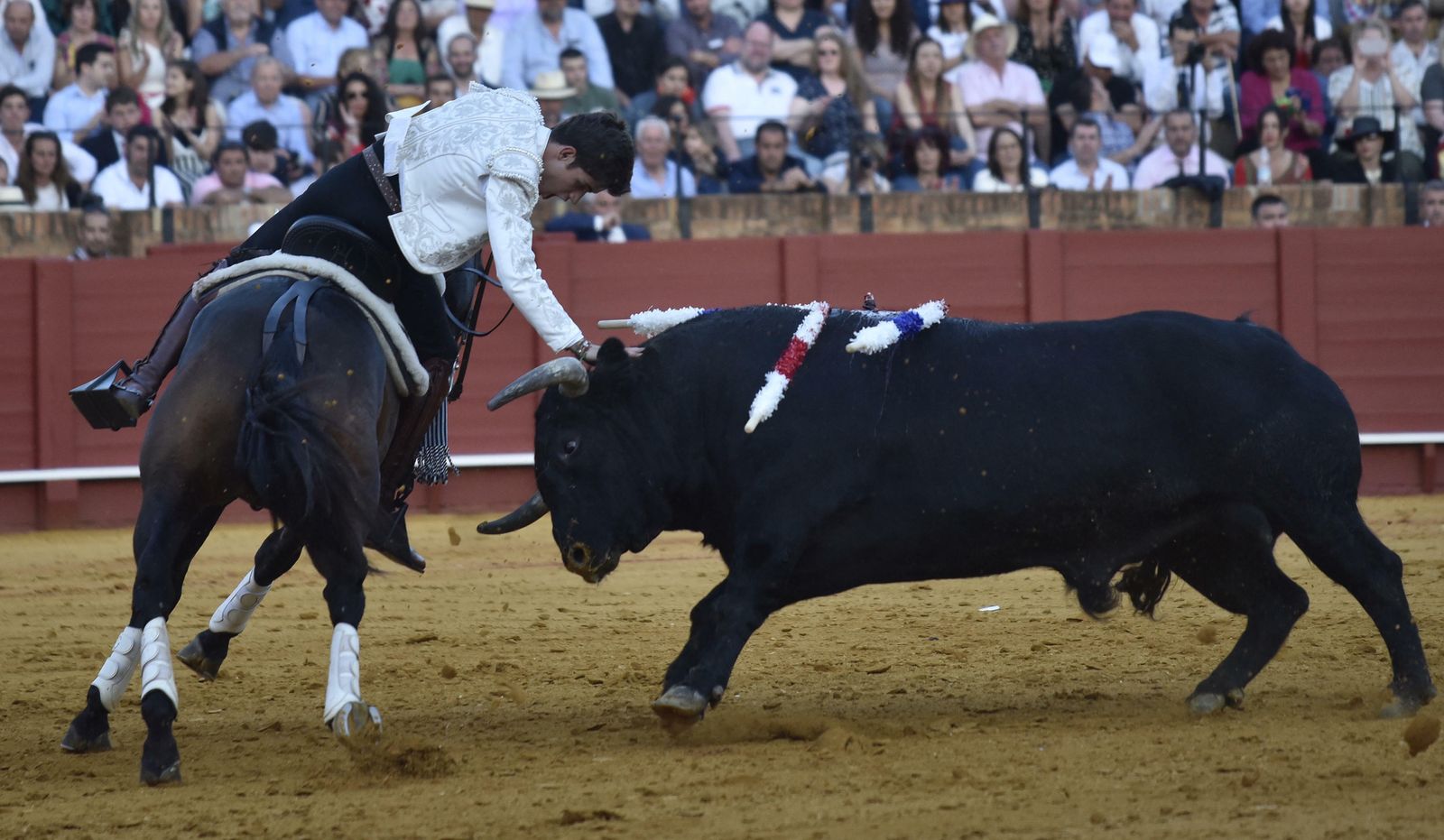Las imágenes de la corrida de rejones de la Feria de Abril de Sevilla
