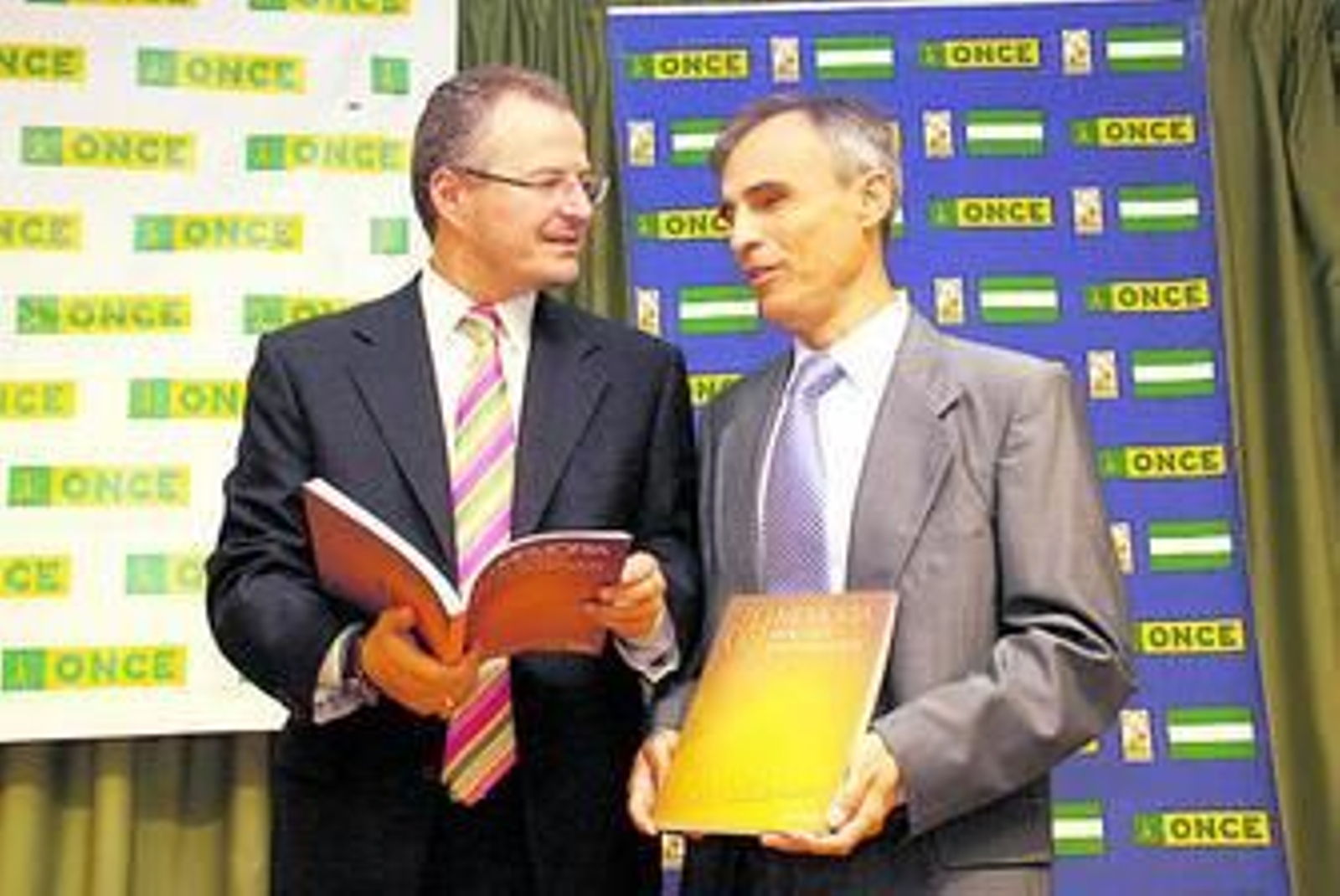 Patricio Cárceles y Antonio Casado, ayer durante la presentación de la Memoria 2008.