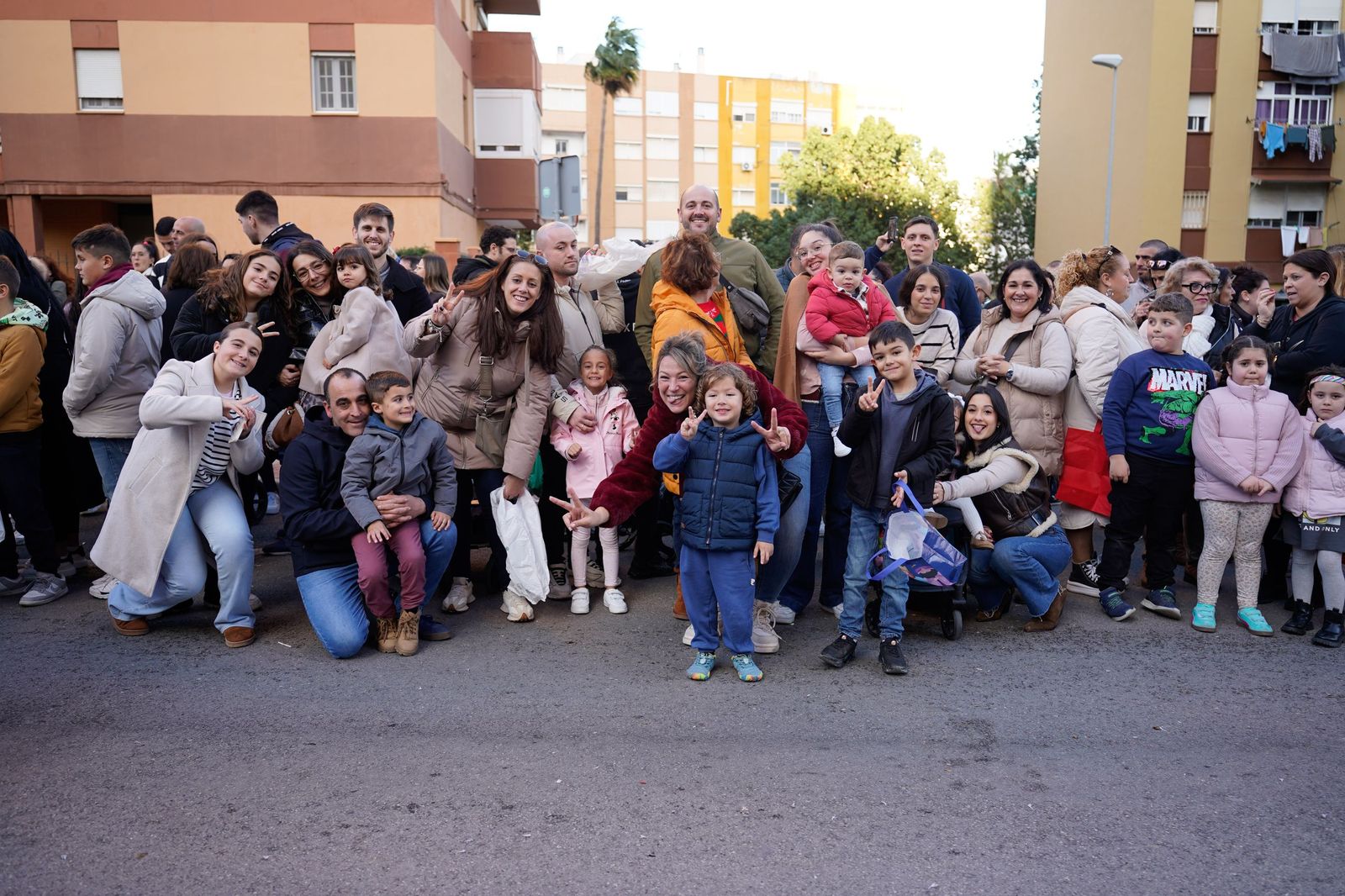 Búscate en las fotos de la cabalgata de Reyes Magos 2026 en Algeciras
