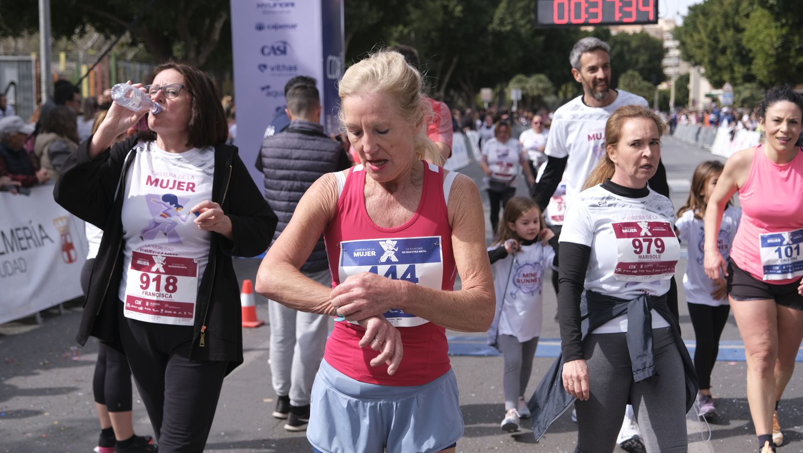 Imágenes de la Carrera de la Mujer 2023 en Almería
