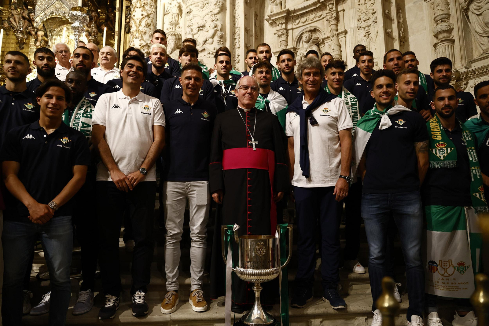 Las imágenes de la celebración del Betis por las calles de Sevilla