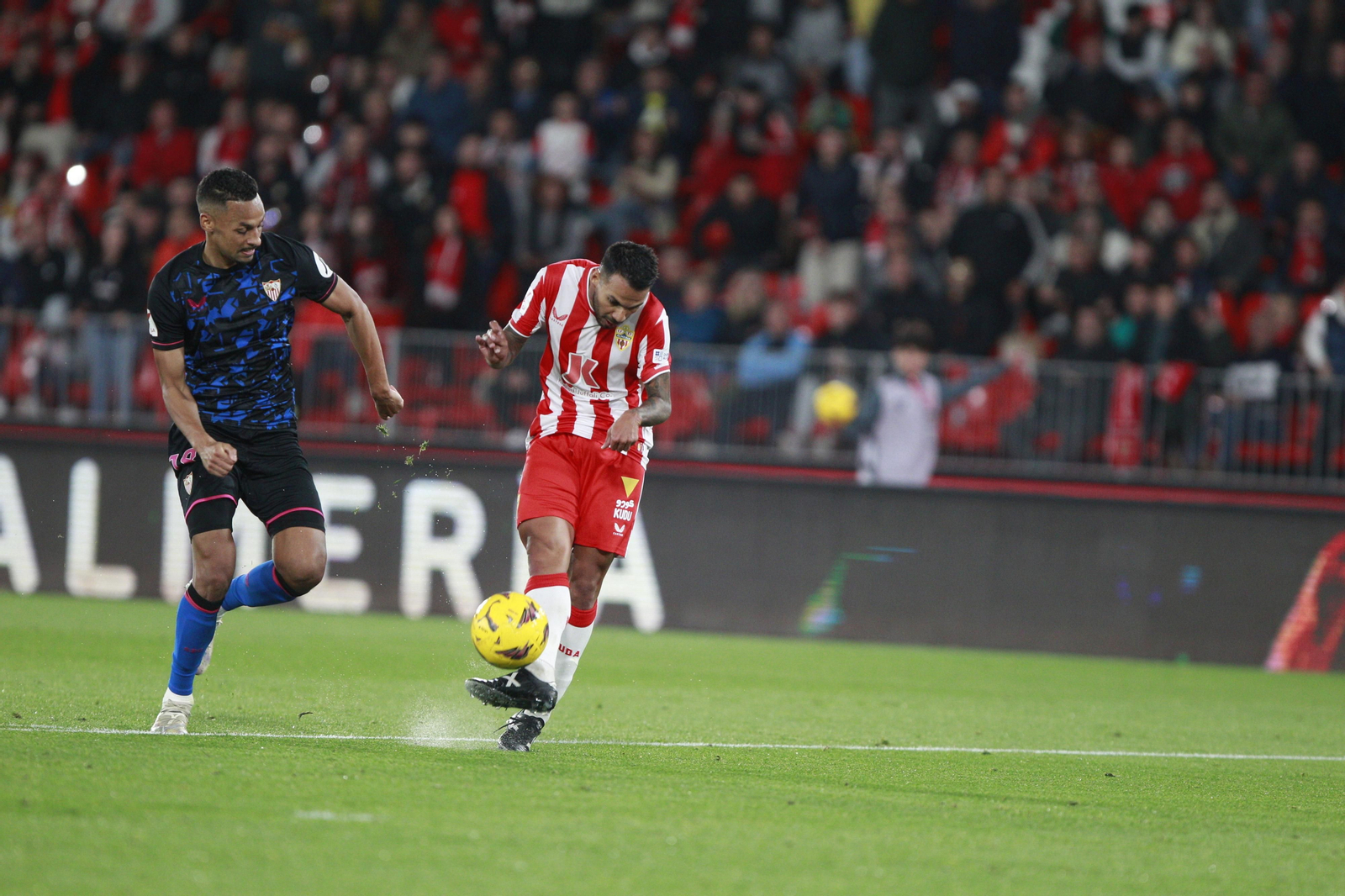 Las mejores imágenes del partido de fúbol U.D. Almería-Sevilla F.C.