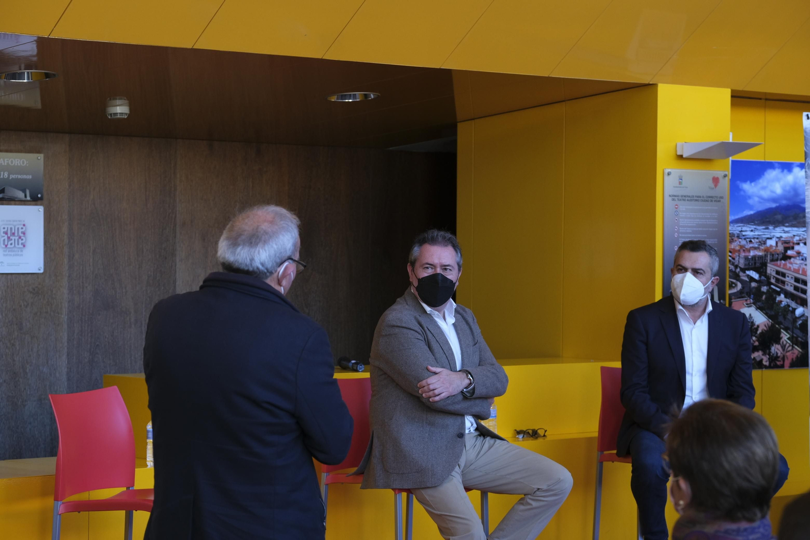 Imágenes de Juan Espadas, Secretario General del PSOE en Andalucía, en Almería.