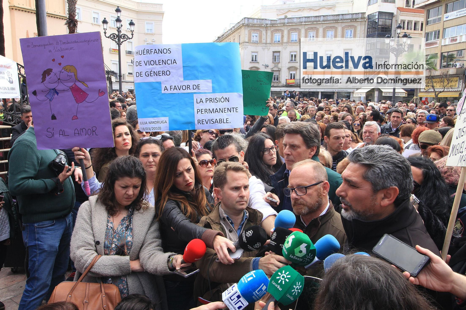 Imágenes de la manifestación contra la derogación de la prisión permanente revisable celebrada en Huelva