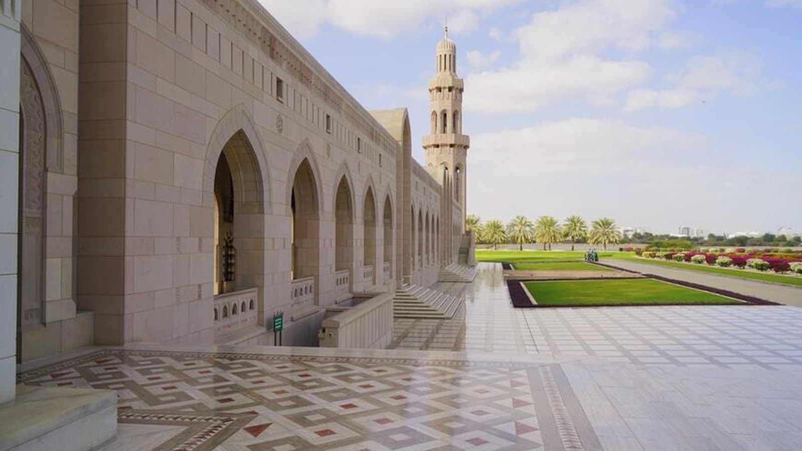 Gran Mezquita del Sultán Qaboos, fotografía a través de Unsplash