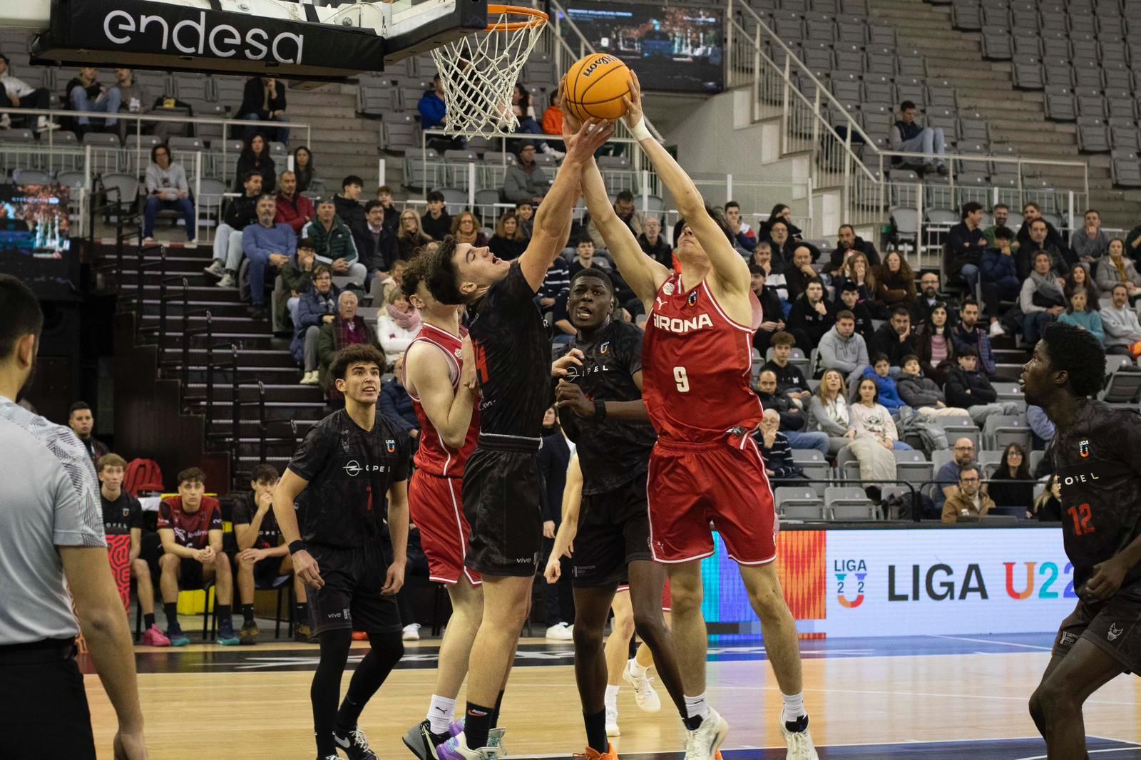 Una acción del partido jugado este sábado en el Palacio