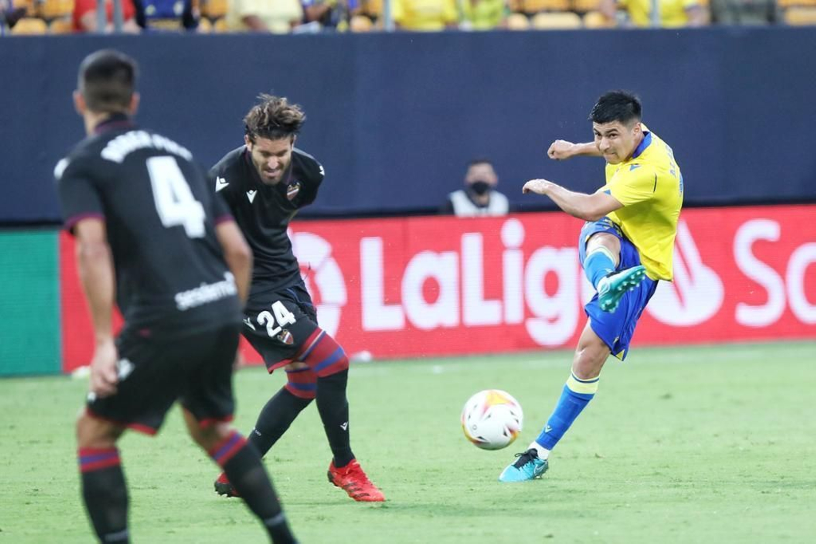 Las imágenes del Cádiz-Levante.