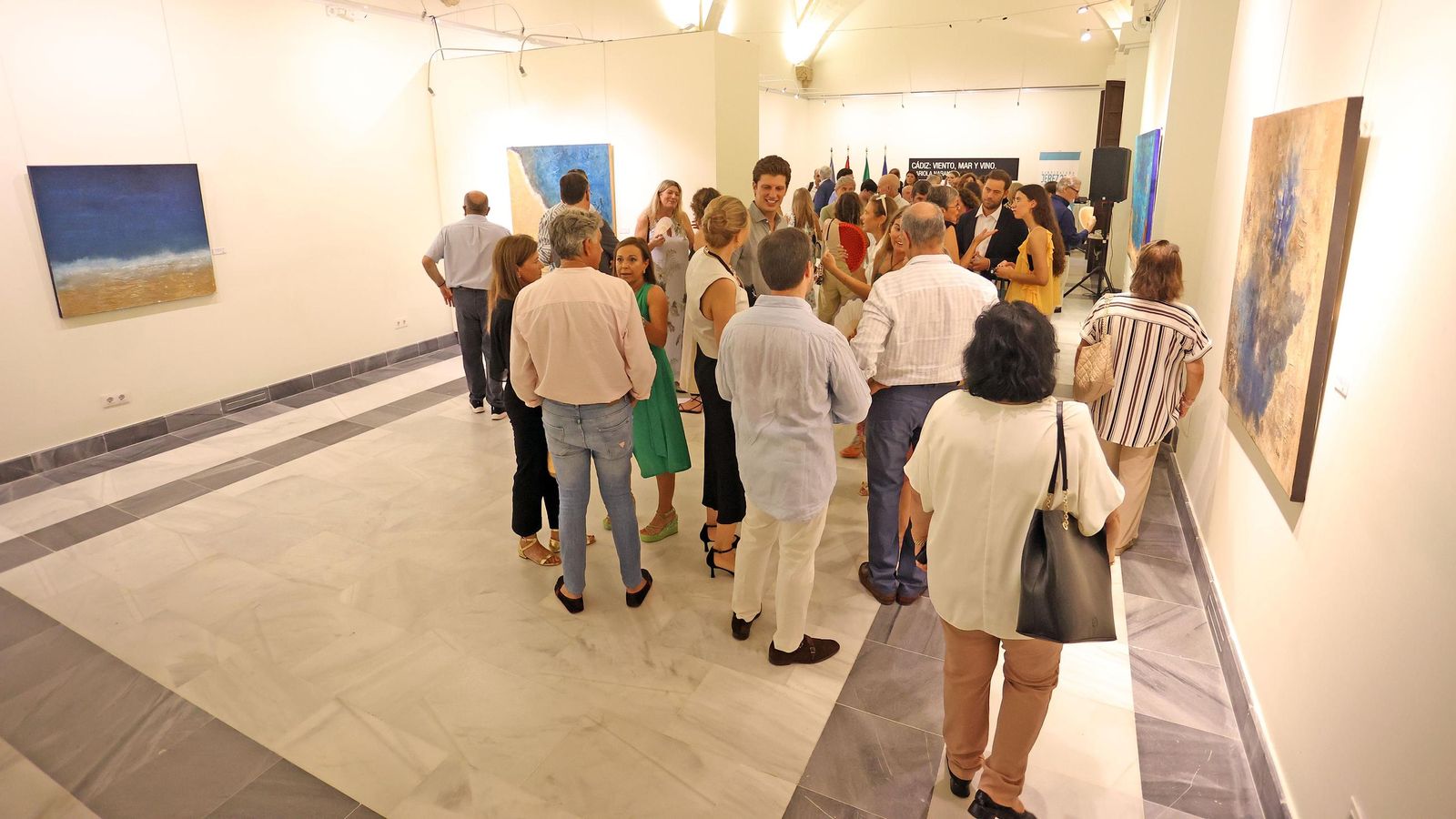 Imágenes de la exposición ‘Cádiz, viento, mar y vino’ de la artista Mariola Naranjo en los Claustros de Santo Domingo de Jerez