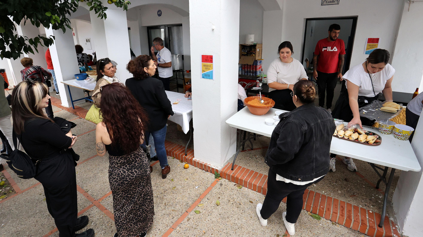 Estella celebra con éxito el II Día del ajo campero y del mosto