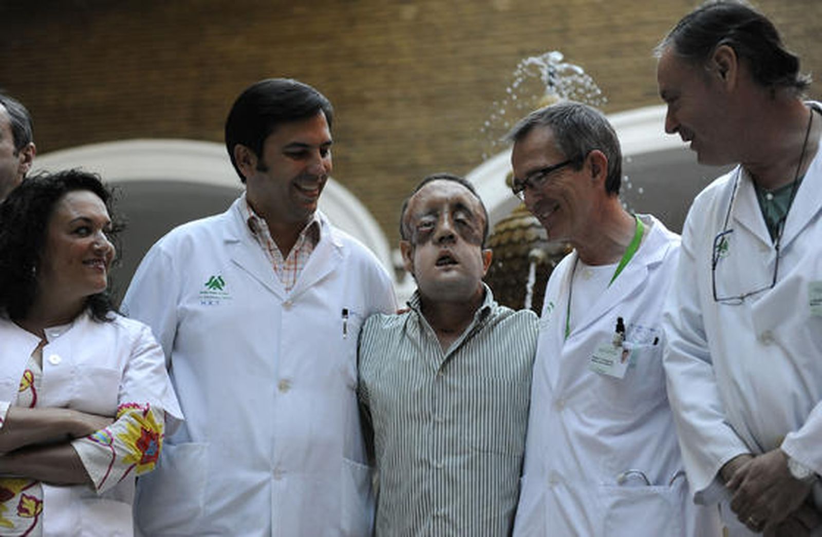 Rafael, con parte del equipo médico.

Foto: Juan Carlos Vázquez