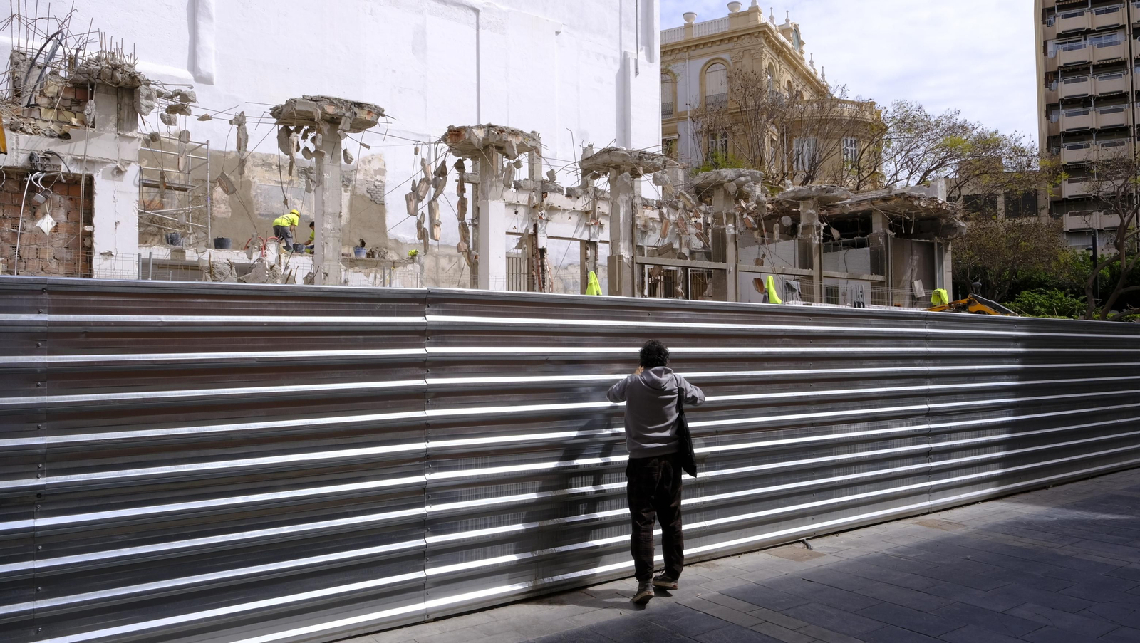 Las mejores imágenes del edificio de Correos demolido