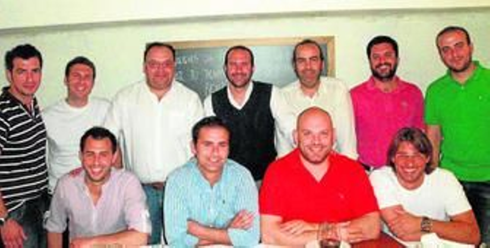 Los componentes del grupo gastronómico, durante la primera reunión celebrada el jueves en Arsenio Manila.