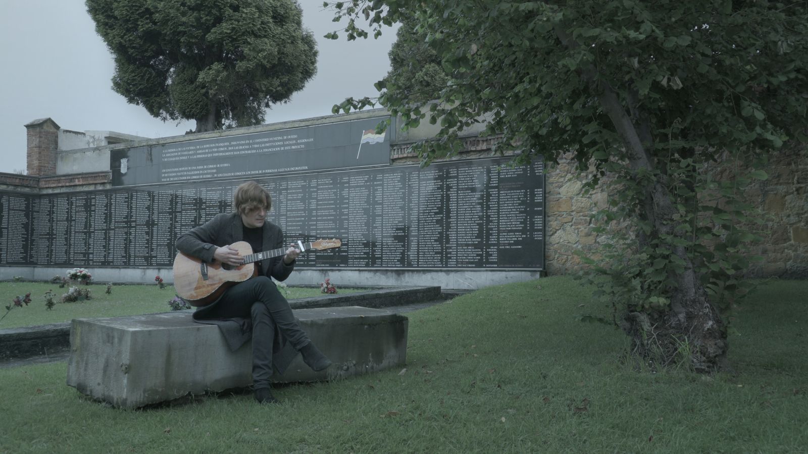 Nacho Vegas en una imagen de 'Cantares para una revolución'.