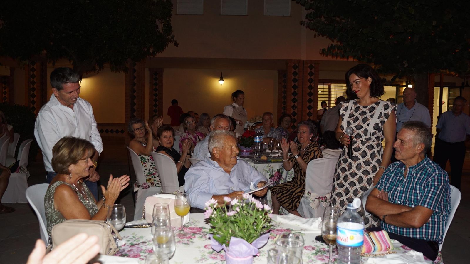 Las Fiestas han arrancado con el homenaje a su vecino centenario.