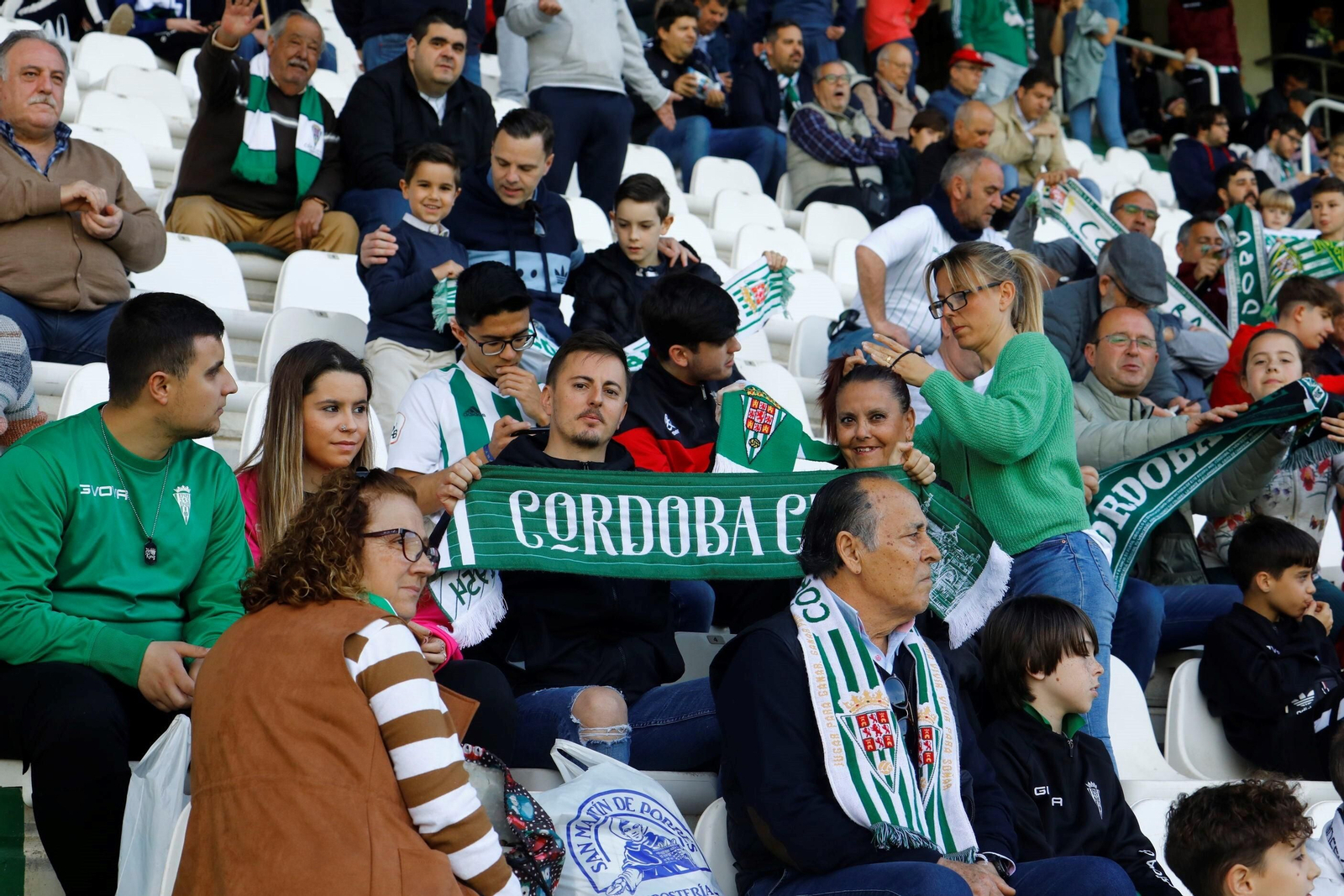Las mejores fotos del ambiente en El Arcángel en el Córdoba CF - Ceuta