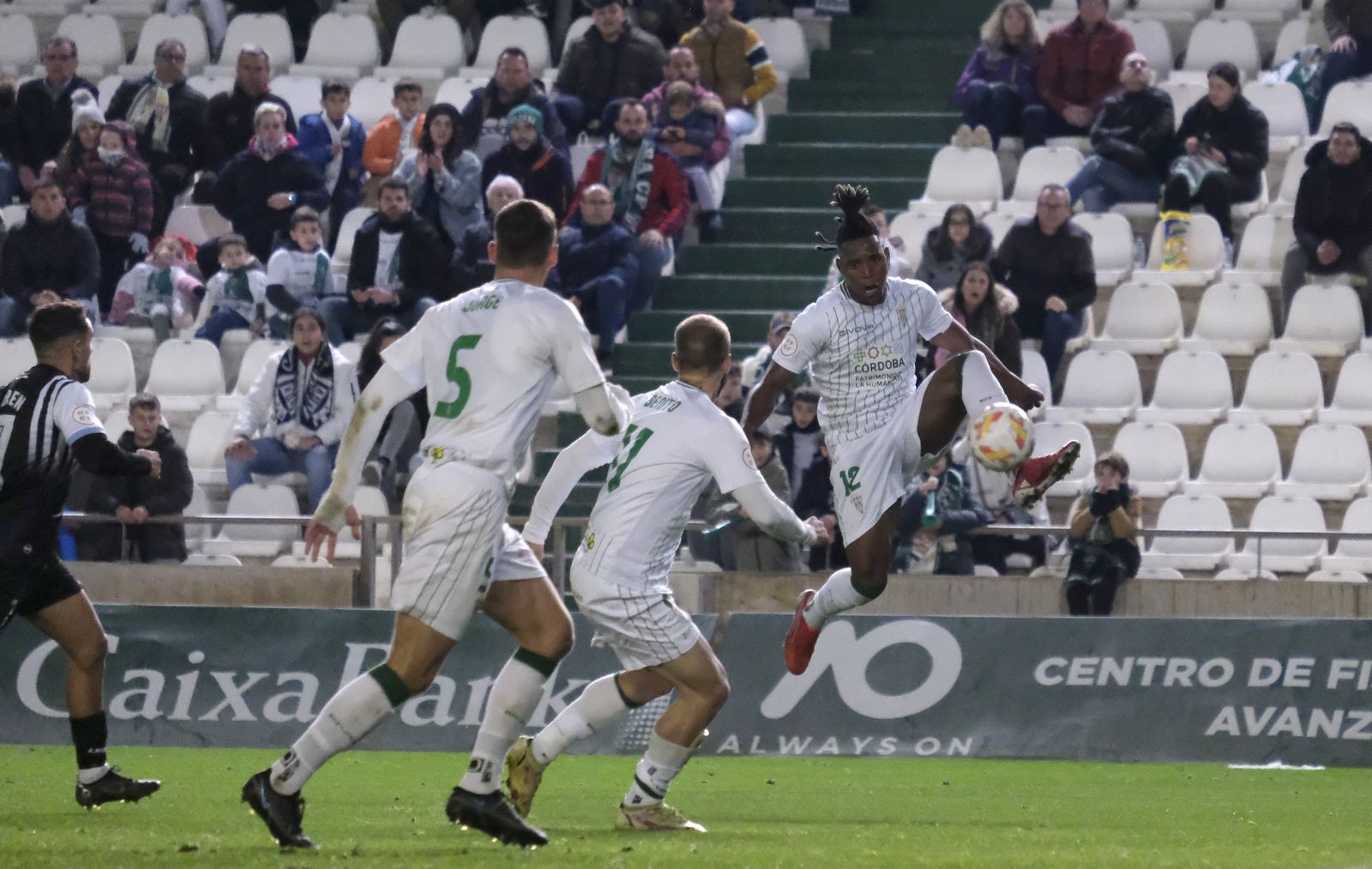 Las imágenes de la derrota del Córdoba CF ante la Balona en El Arcángel