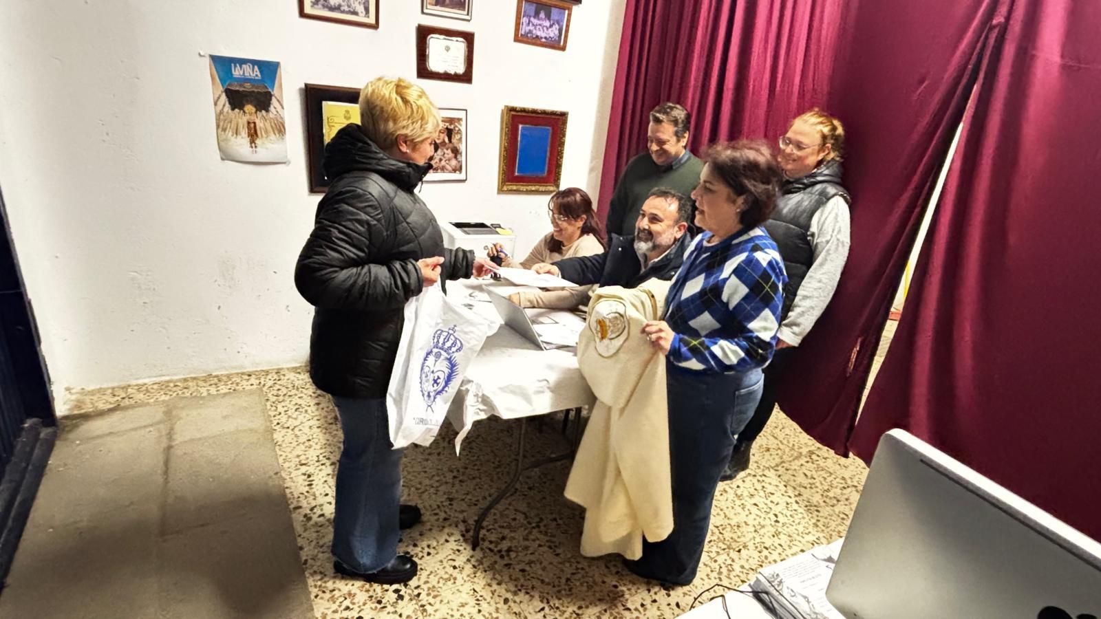 Reparto de túnicas esta semana en La Palma