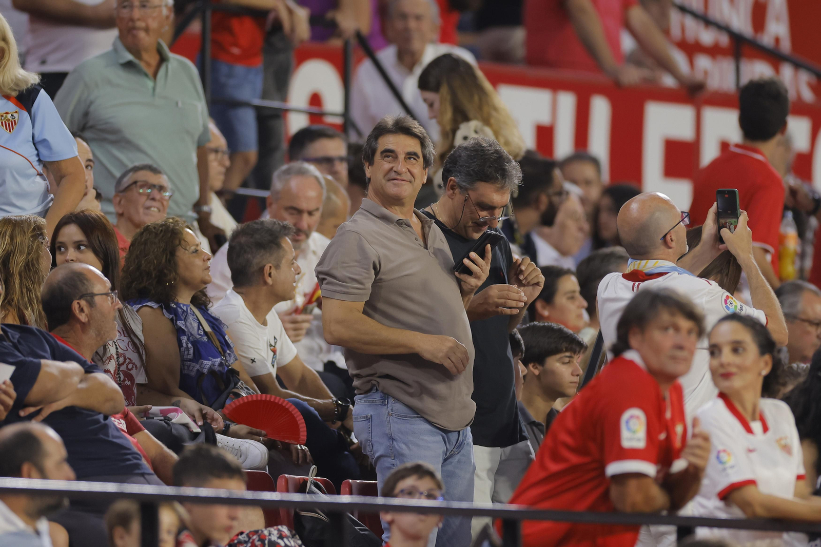 Búscate en las fotos del Sevilla-Rayo
