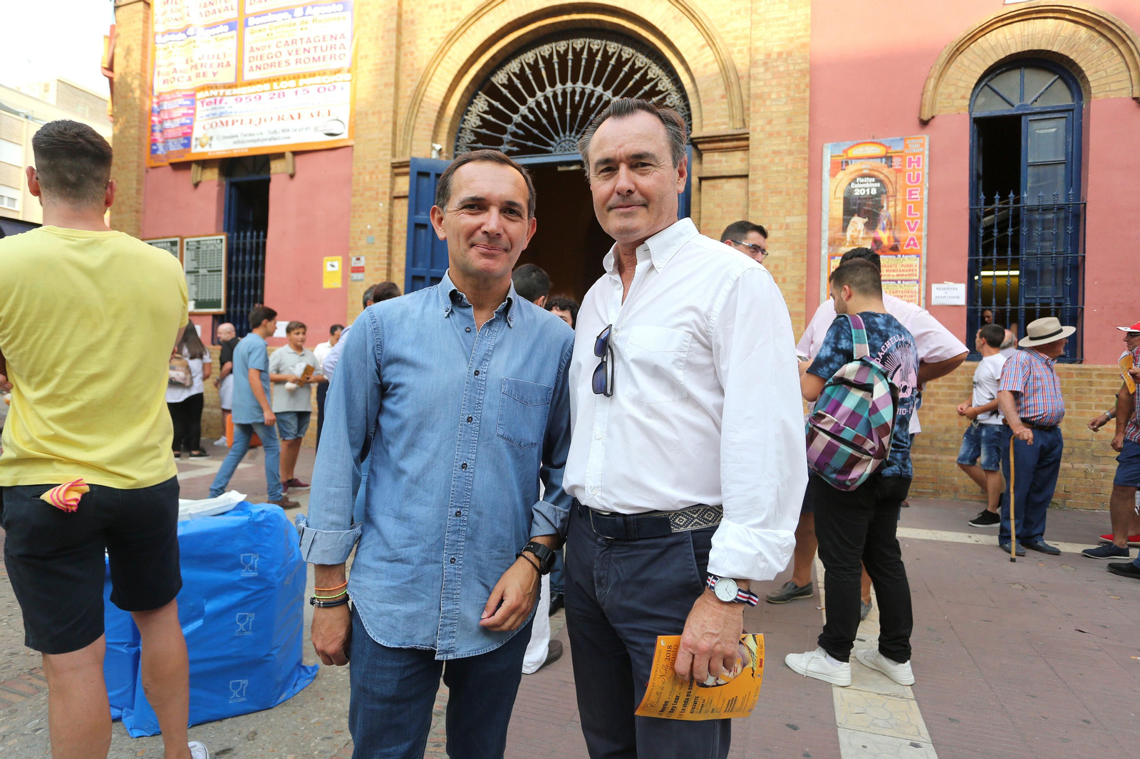 Ambiente en la Plaza de Toros de la Merced