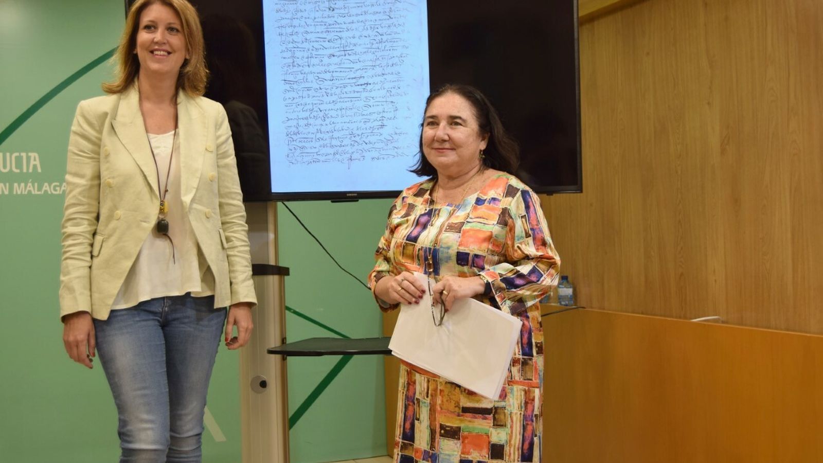 Carmen Casero y Esther Cruces, en la presentación del documento.