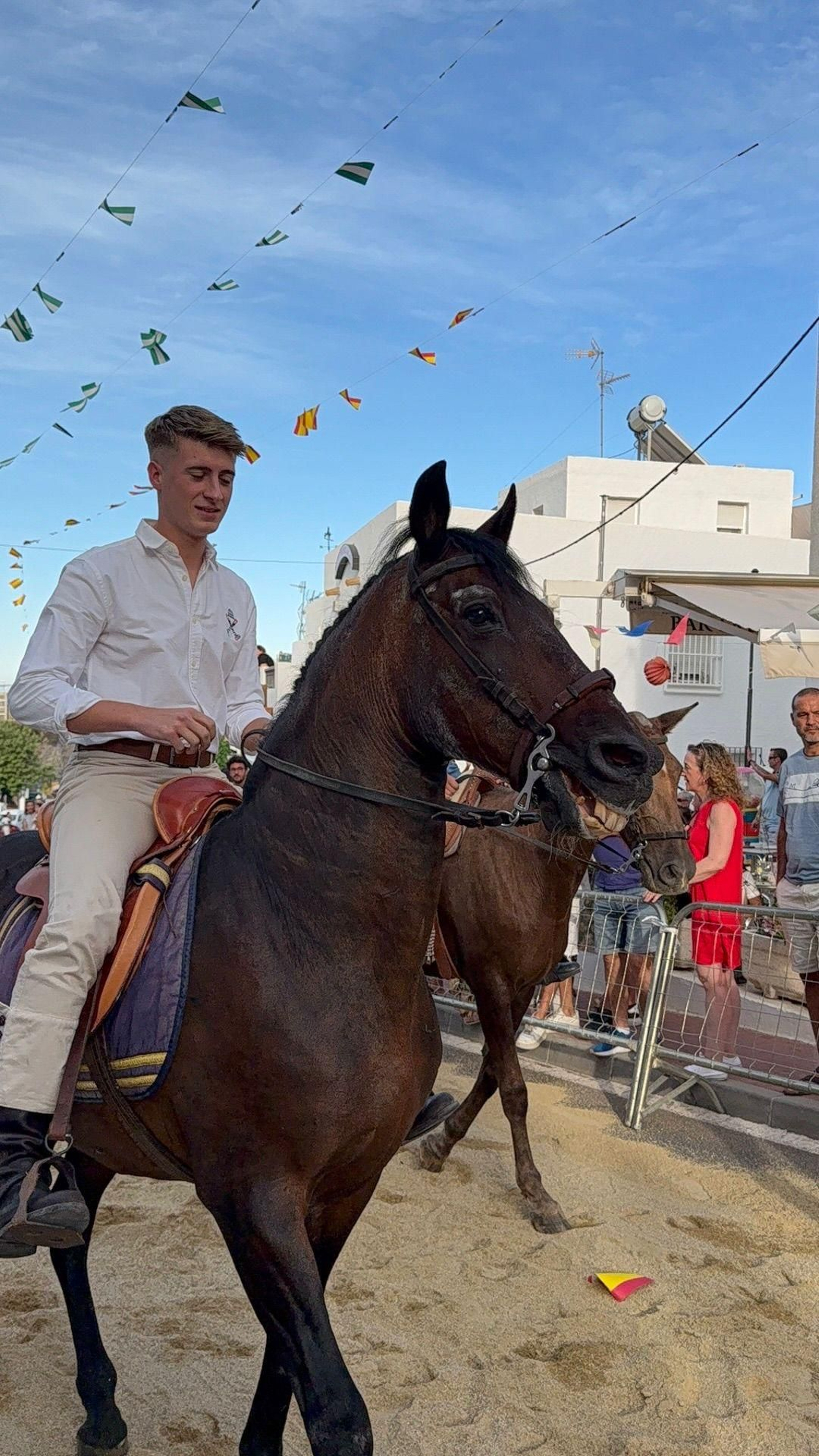Las mejores imágenes de la carrera de cintas a caballo de Mojácar 2025