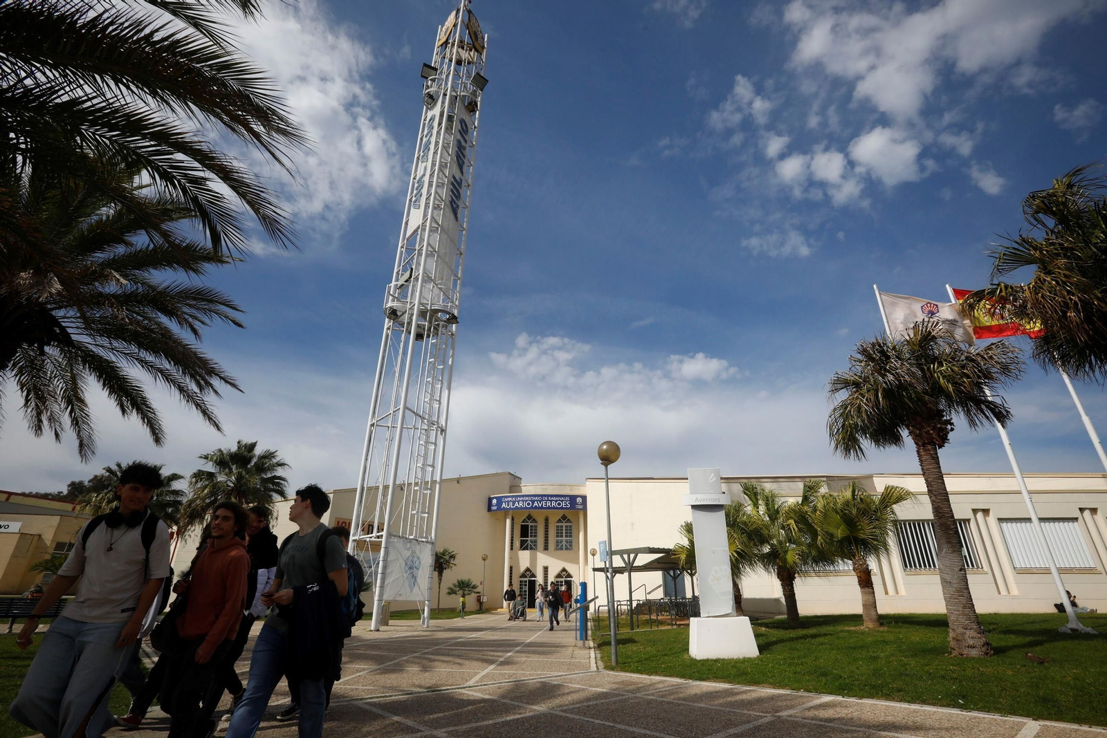 Alumnos de la UCO en el Campus de Rabanales.
