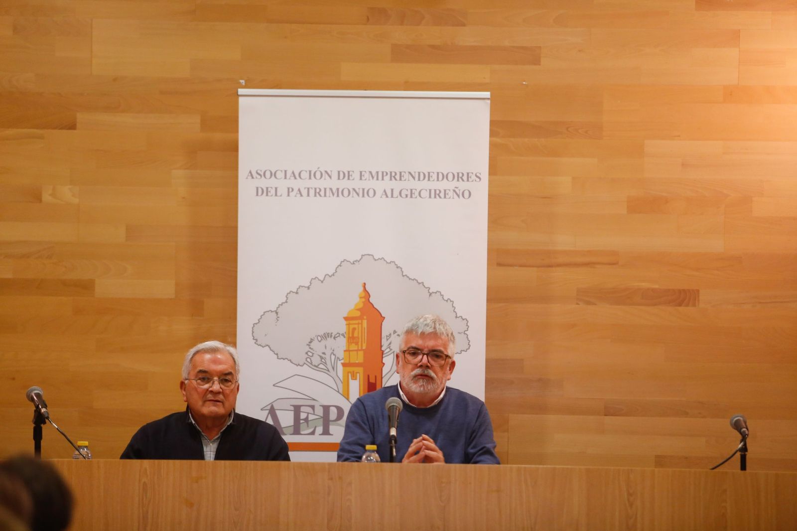Conferencia del padre Pedro Gómez sobre Jesús de Nazaret, en imágenes