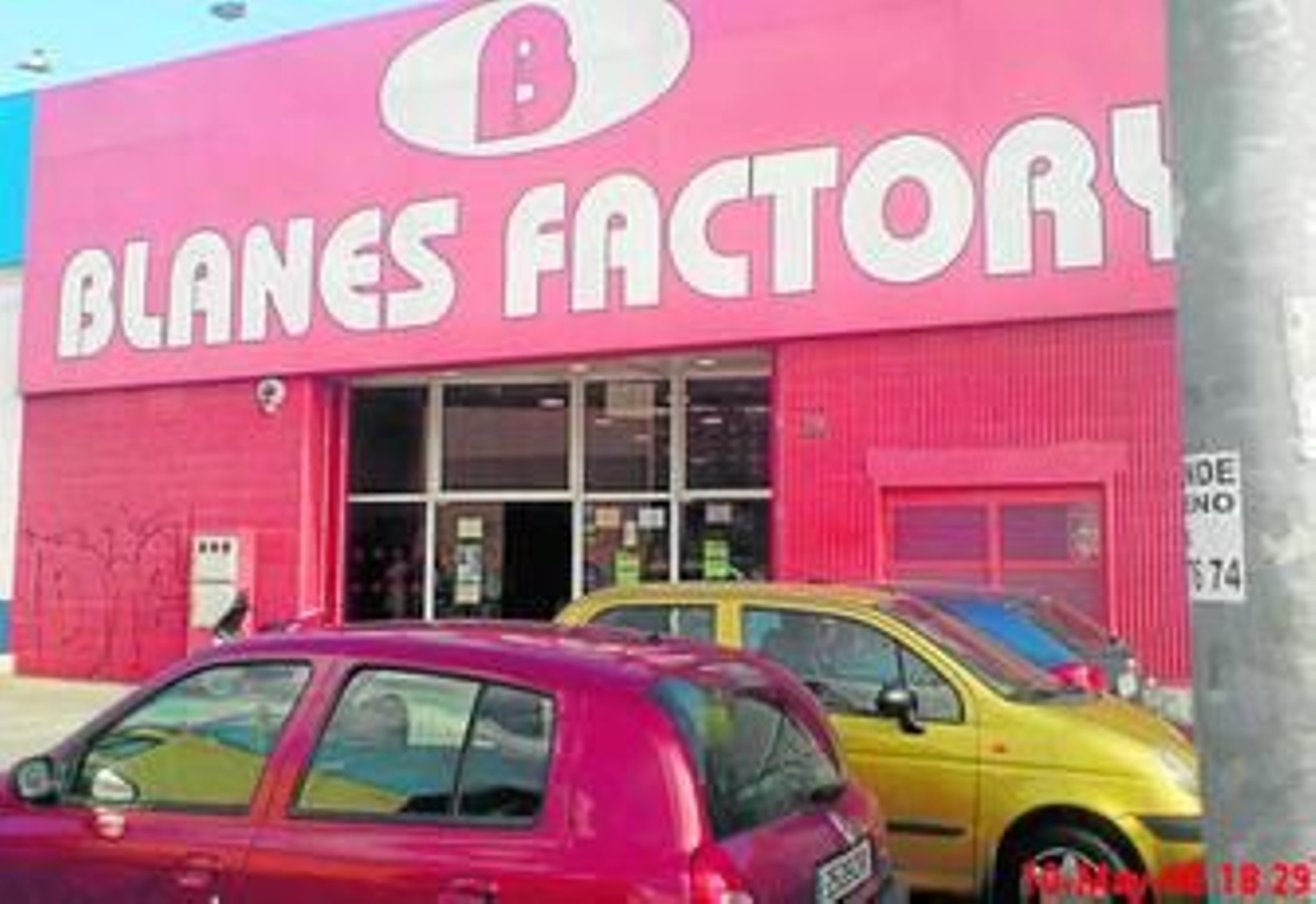 Las tiendas Blanes suministran ropa deportiva a centros educativos.